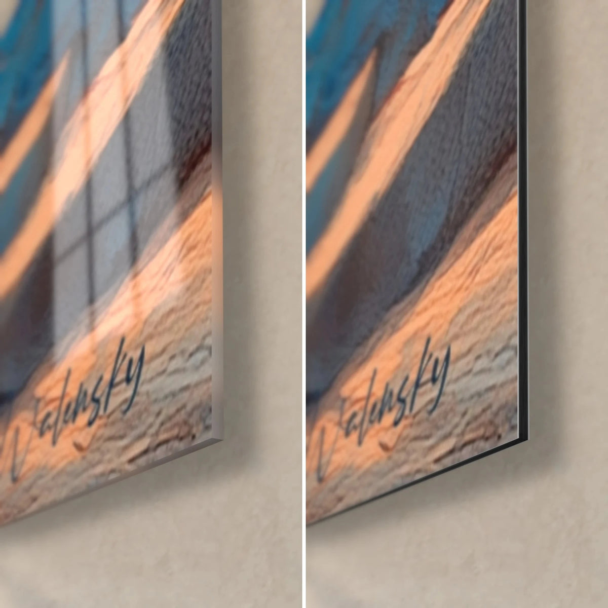Wall art blue door, bottom right corner: glossy acrylic glass with orange reflections on the left, matte Dibond aluminium on the right, 3 mm edge