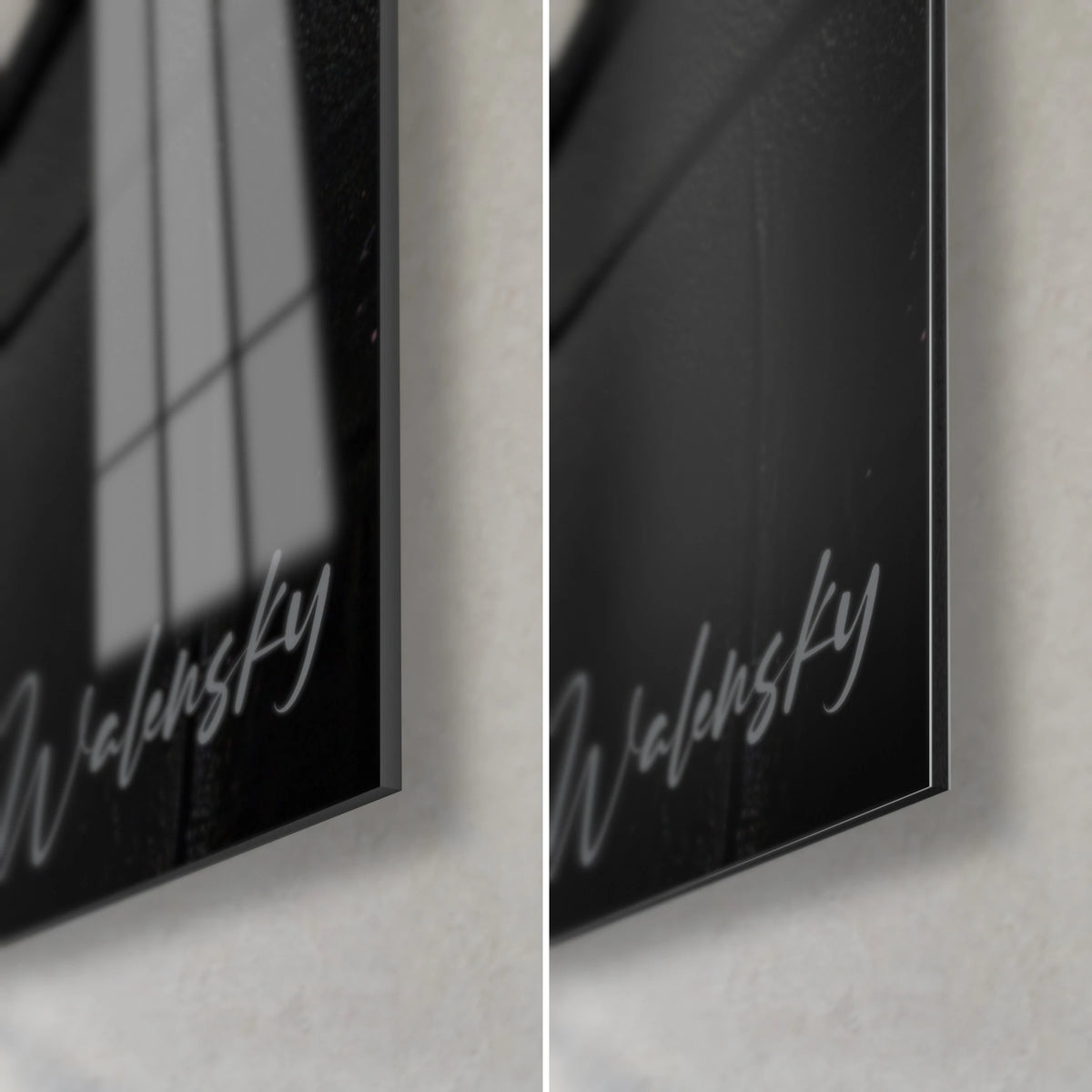 Schilderij model met zwarte hoed, rechtsonder: glanzend acrylglas met reflecties, mat grijs Dibond-aluminium, rand van 3 mm