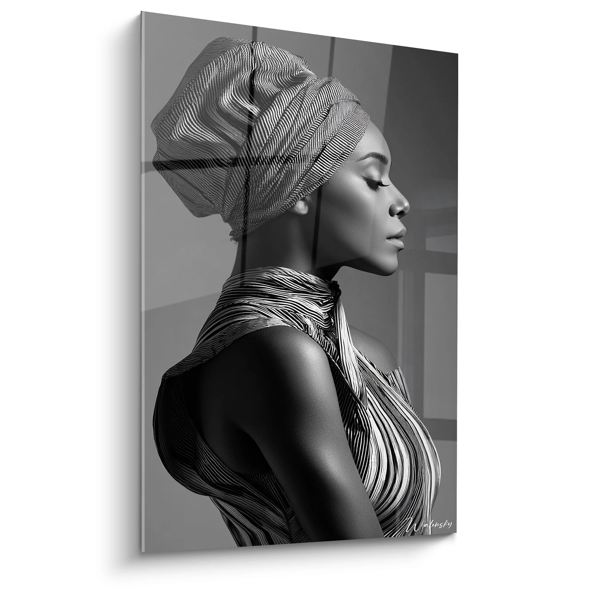 Tableau portrait femme africaine avec turban rayé en noir et blanc style artistique moderne