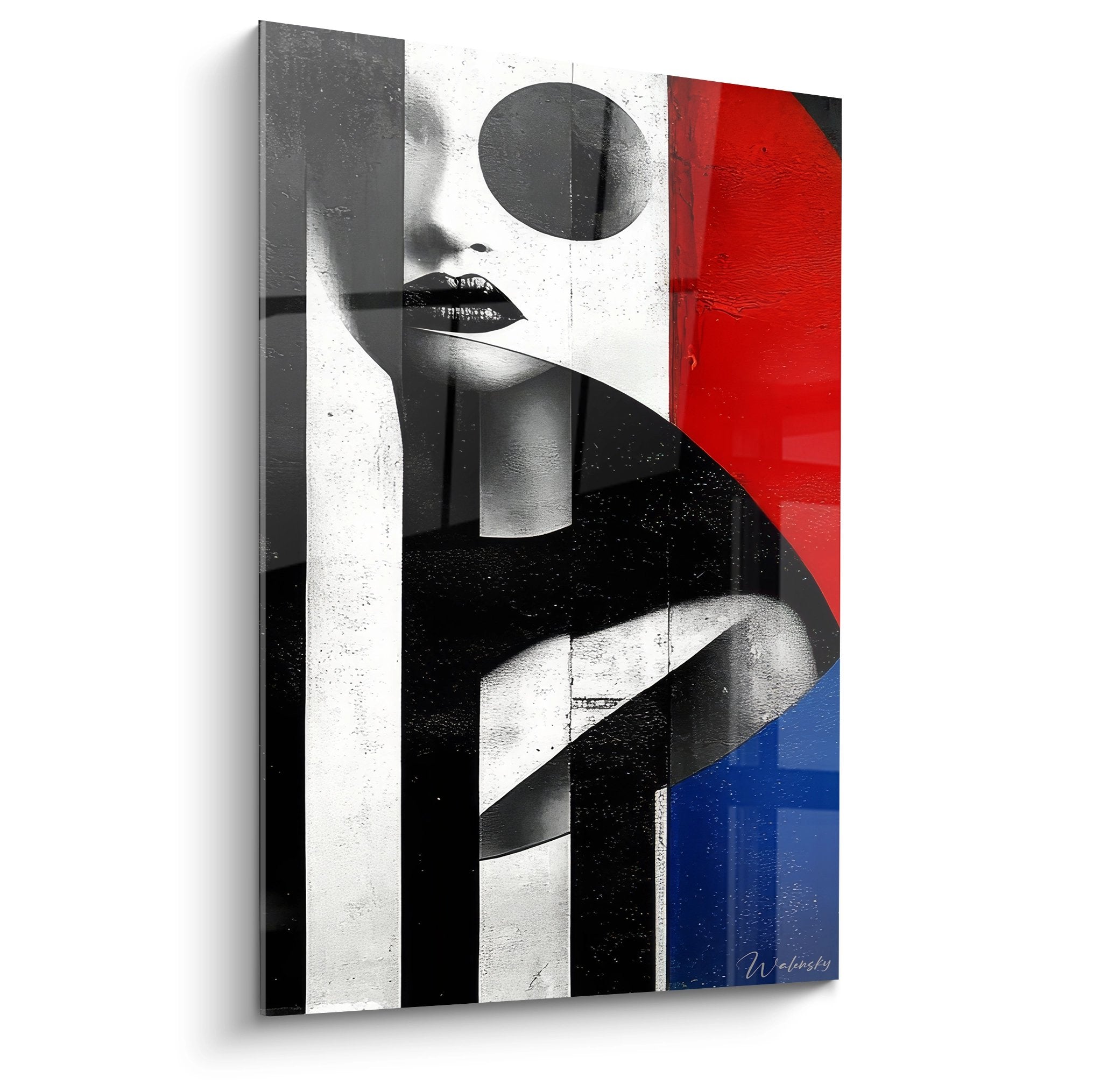 Tableau portrait femme géométrique moderne avec formes abstraites rouge et bleu sur fond noir et blanc