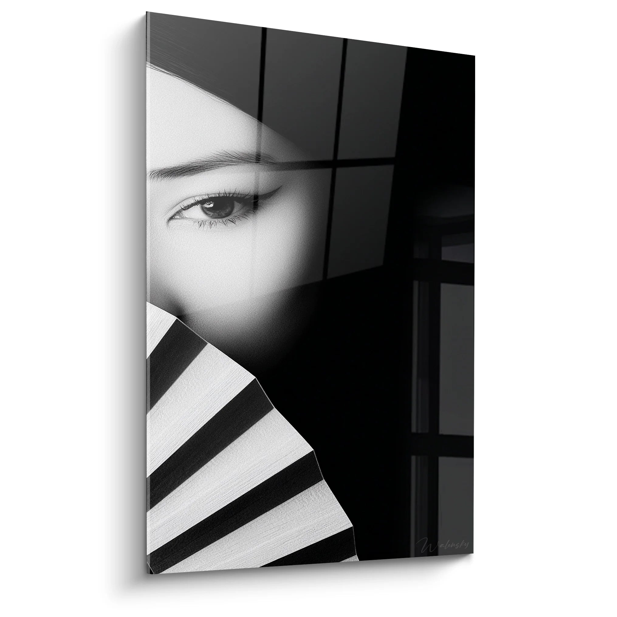 Tableau portrait femme mystérieux noir et blanc avec regard captivant art moderne