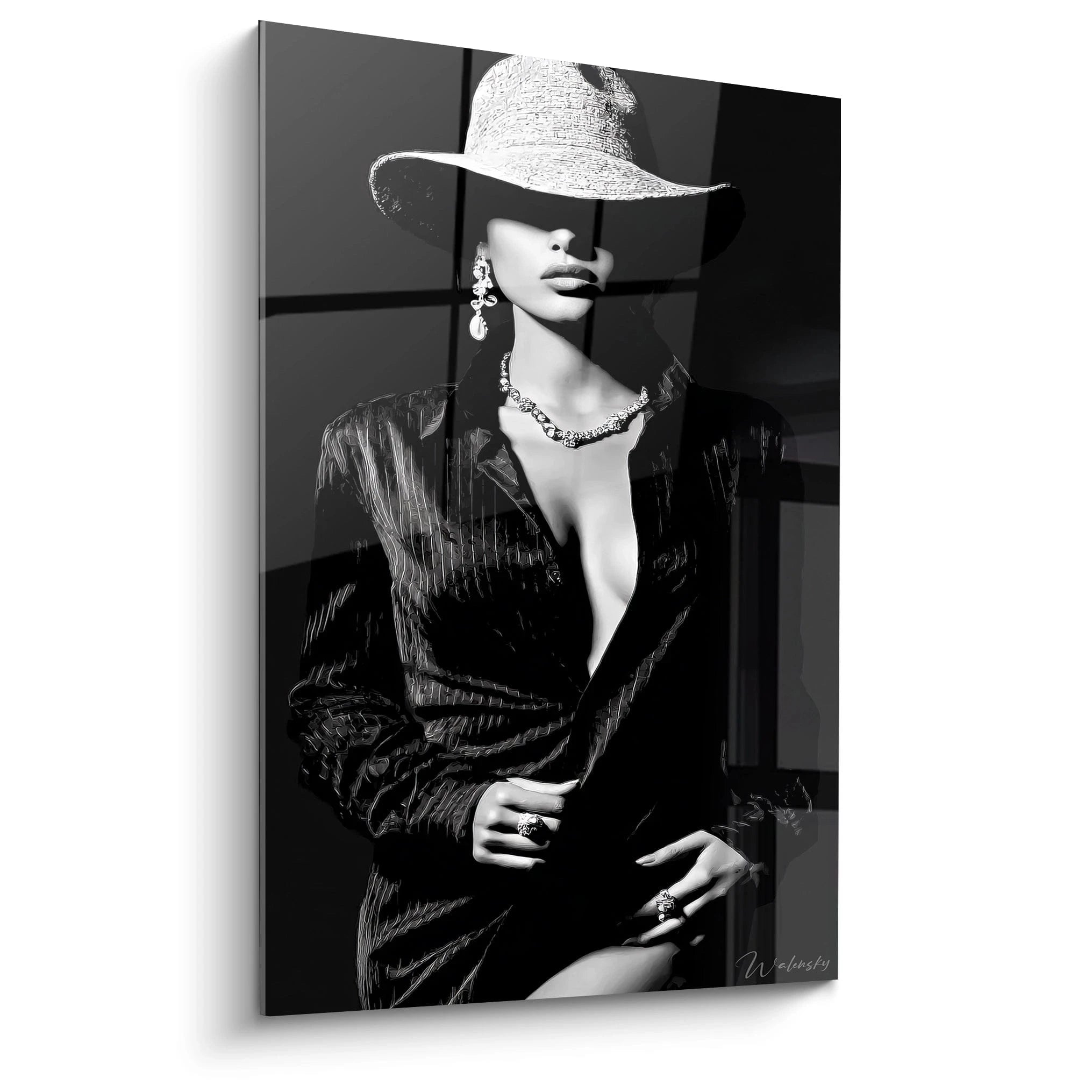 Tableau portrait femme noir et blanc avec chapeau et bijoux, style élégant et modernité