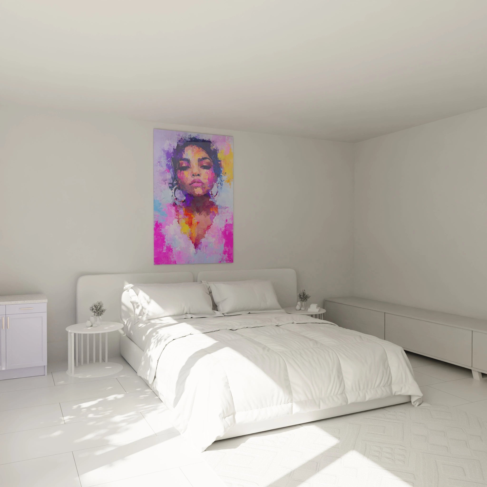 Tableau portrait femme expressionniste coloré accroché dans une chambre moderne et lumineuse