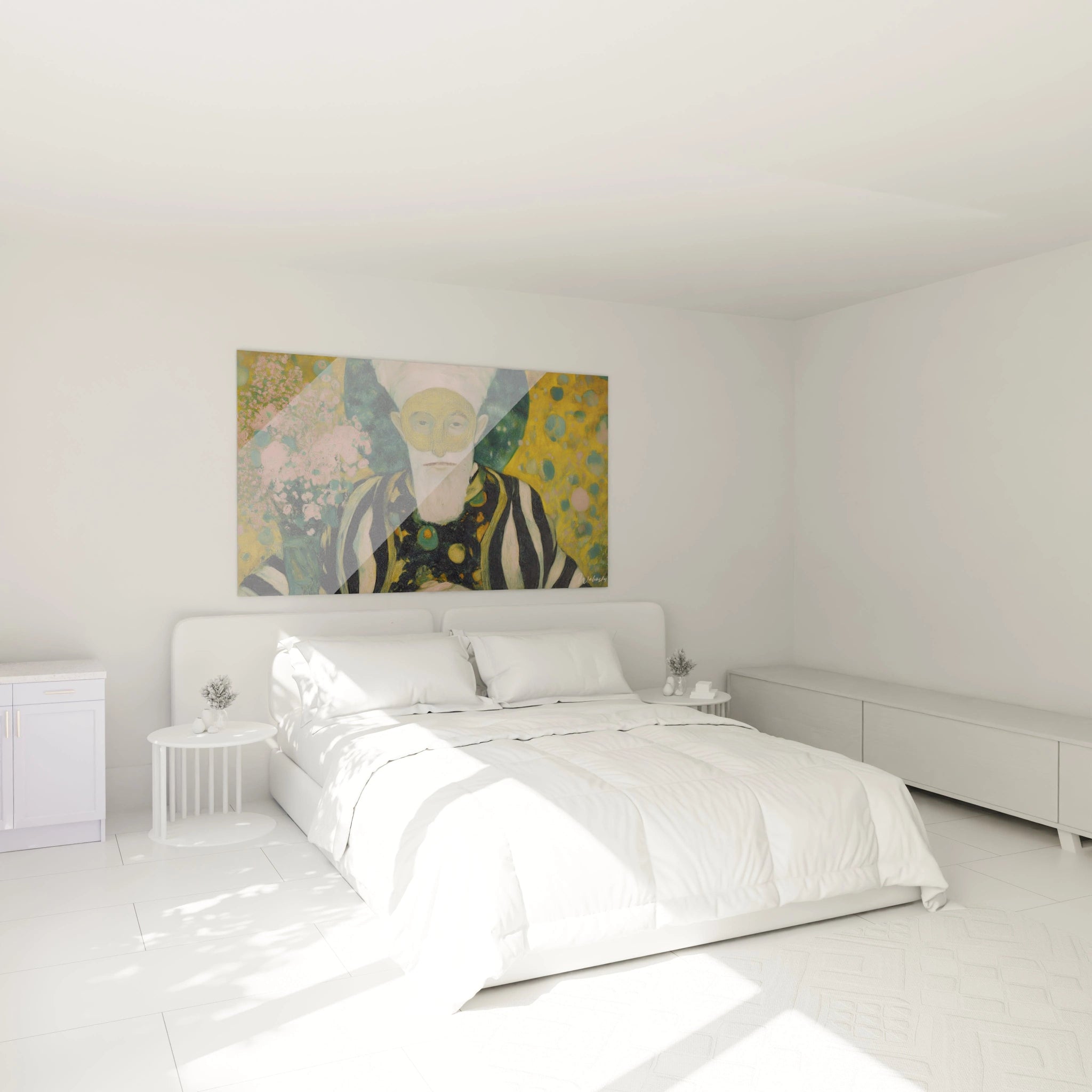 tableau symboliste masque divin Walensky accroche au dessus d un lit blanc dans une chambre minimaliste et lumineuse