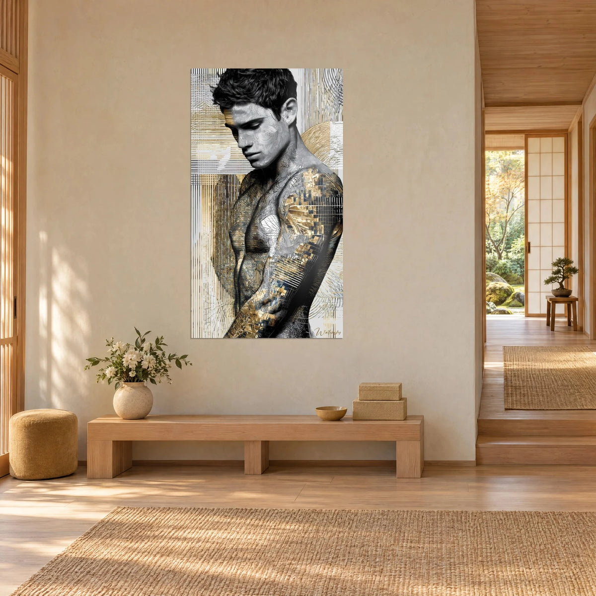 Quadro ritratto maschile con curve di livello in bianco e nero, spalla dorata a mosaico, parete beige, panca in legno e giardino giapponese