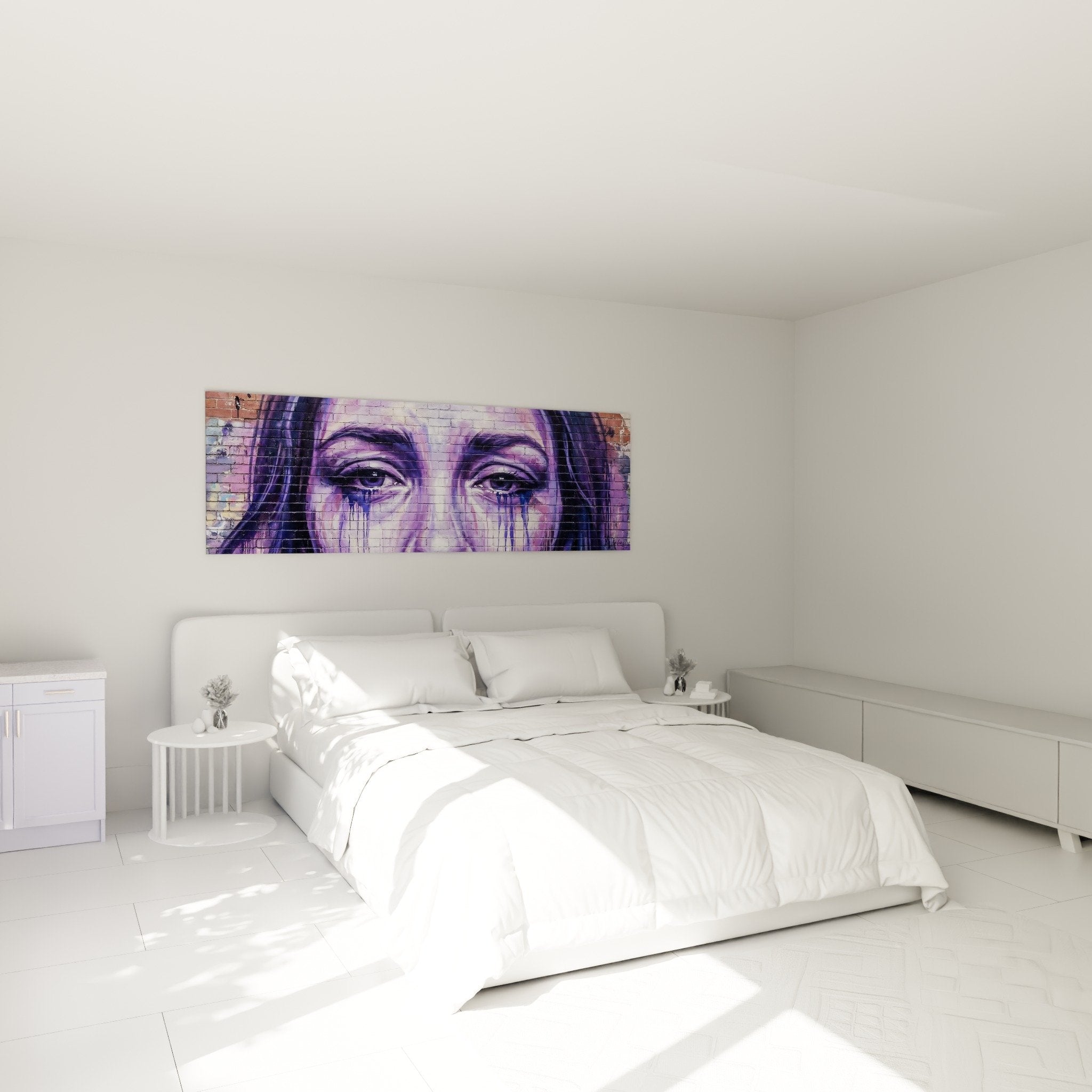 Tableau portrait street art violet dans chambre moderne mur blanc decoration urbaine feminine
