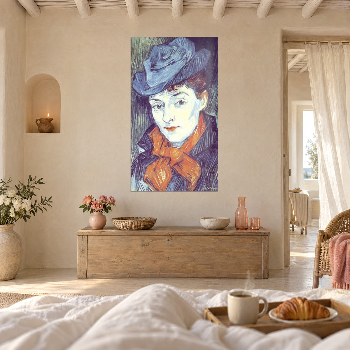 Tableau jeune femme au regard doux, cheveux roux sous un chapeau bleu, foulard orange vif, accroché au-dessus d'un lit dans une chambre claire