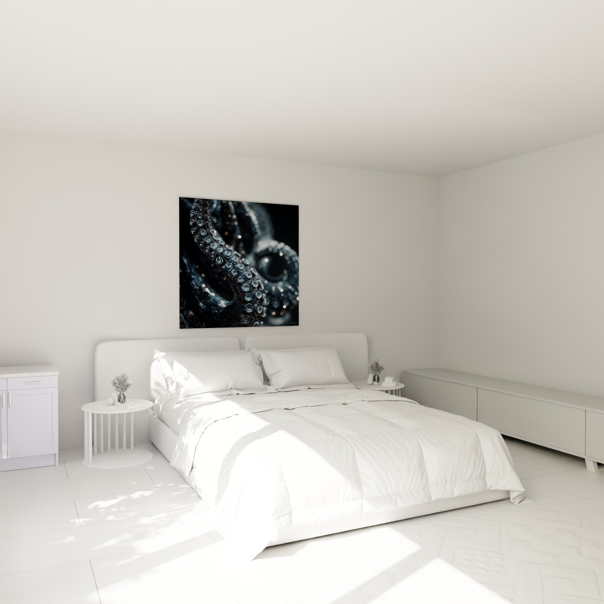 Poulpe aux reflets bleu nuit et ventouses argentées, accroché au-dessus d'un lit dans une chambre claire