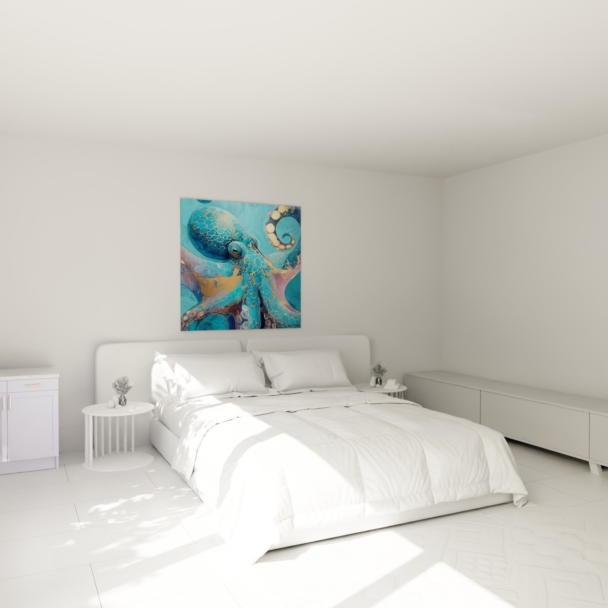 Créature marine bleu et or aux tentacules enroulés, au-dessus d'un lit dans une chambre claire