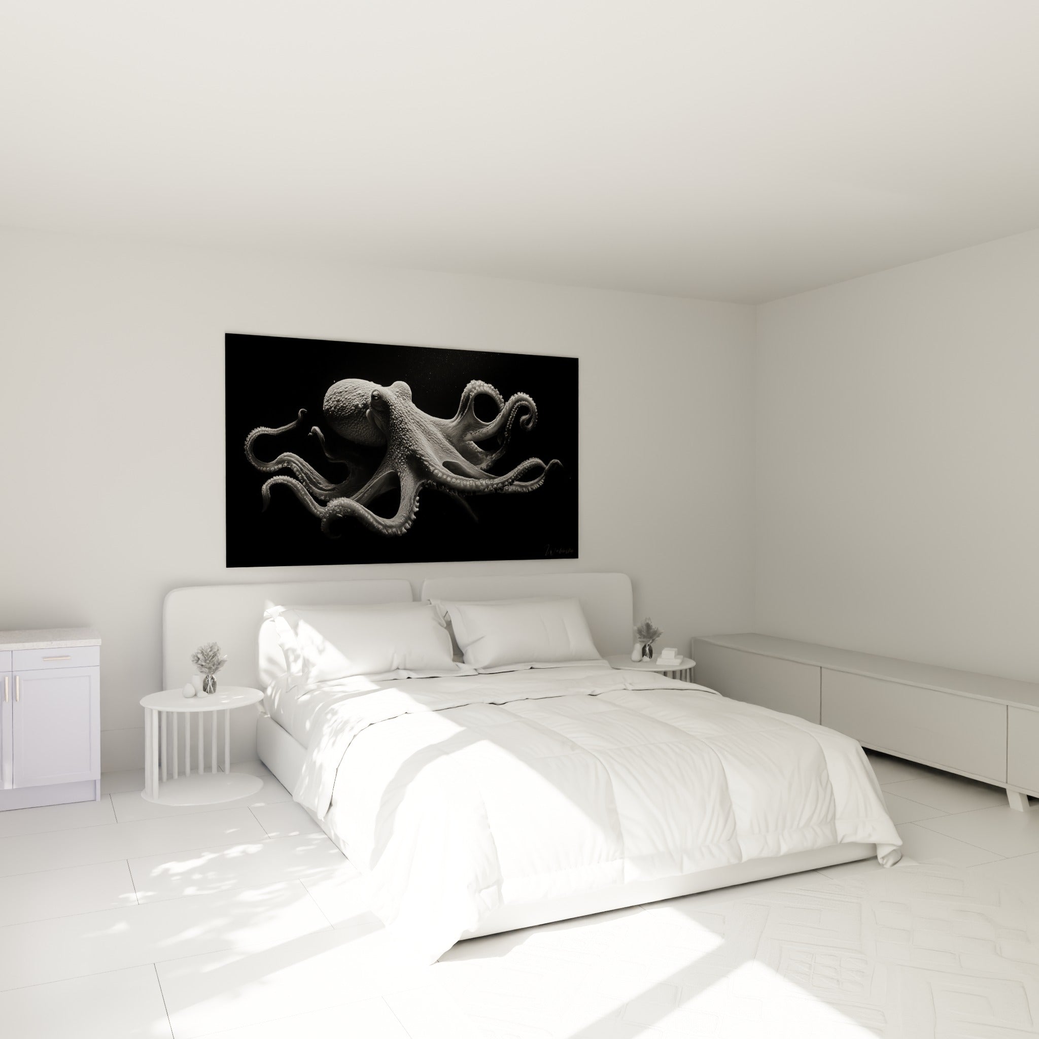 Céphalopode gris et anthracite aux tentacules courbées, accroché au-dessus d'un lit dans une chambre claire