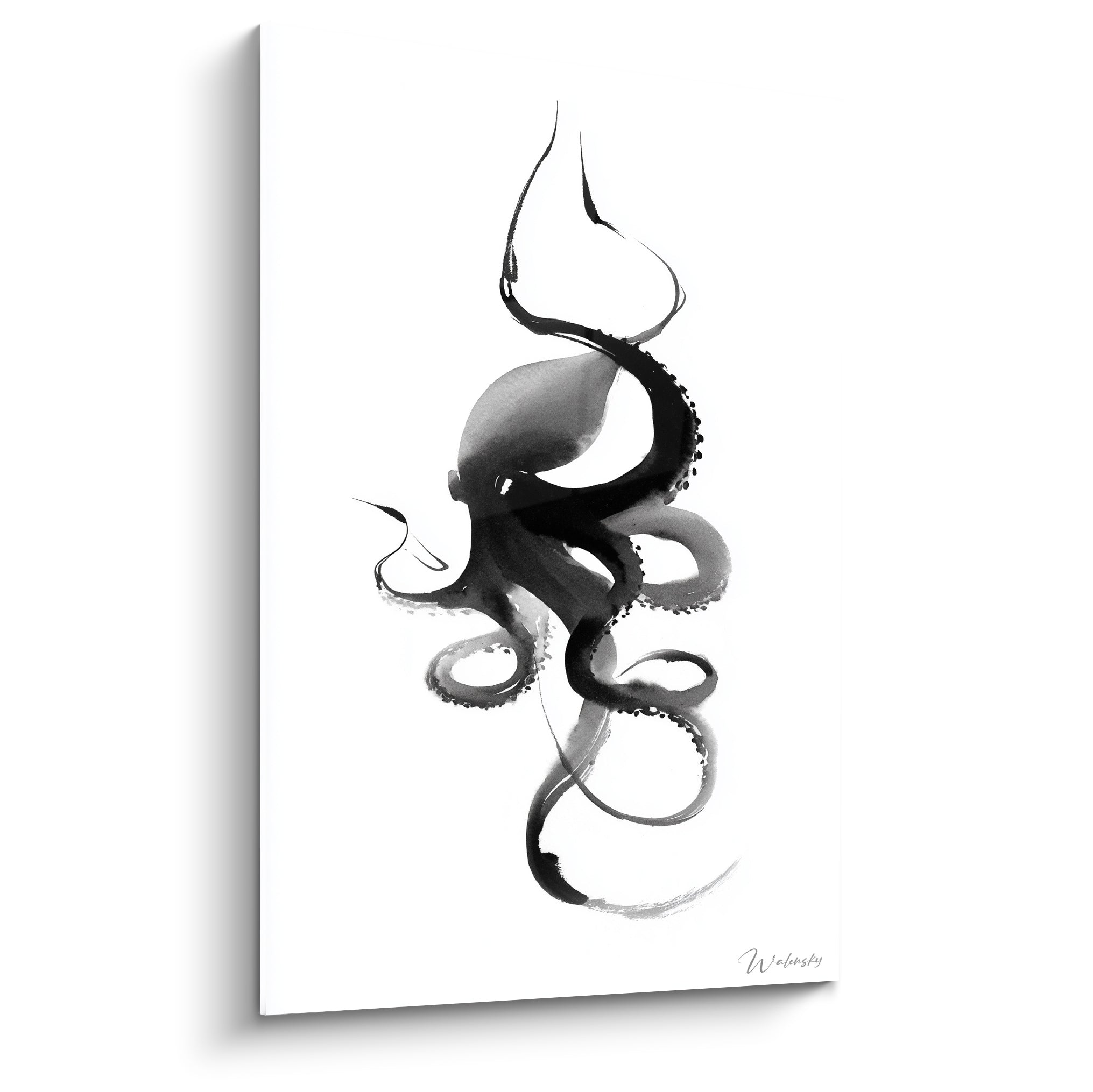 Poulpe noir aux tentacules fluides tracées à l'encre sur fond blanc immaculé, style calligraphique