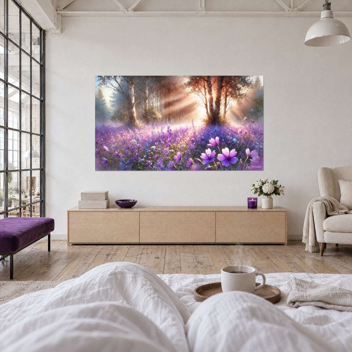 Cuadro bosque de abedules bañado por el sol rosa y dorado, alfombra de flores violetas, sobre una cama en un dormitorio luminoso