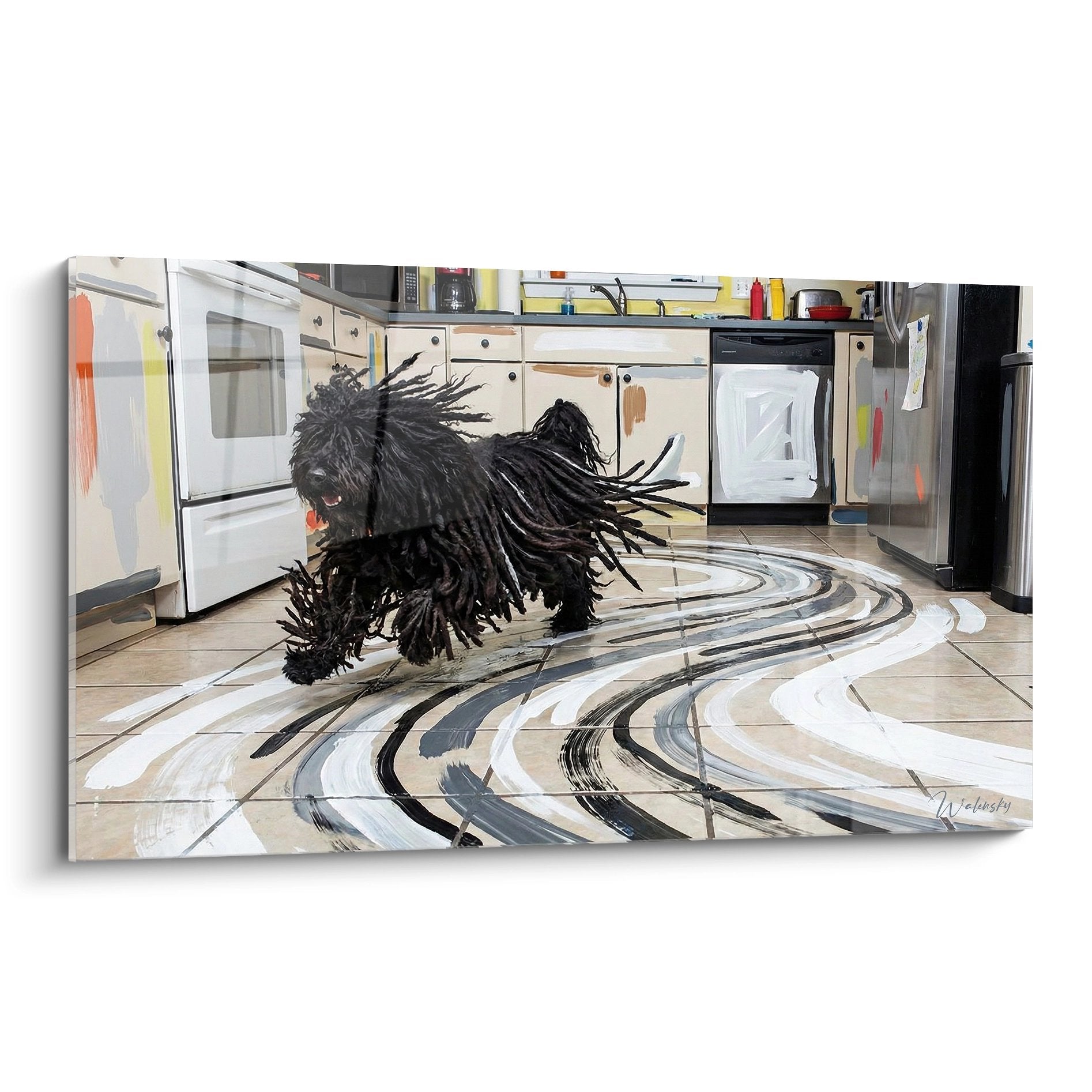 Tableau artistique Puli noir aux dreadlocks bondissant dans cuisine moderne avec tourbillons de peinture