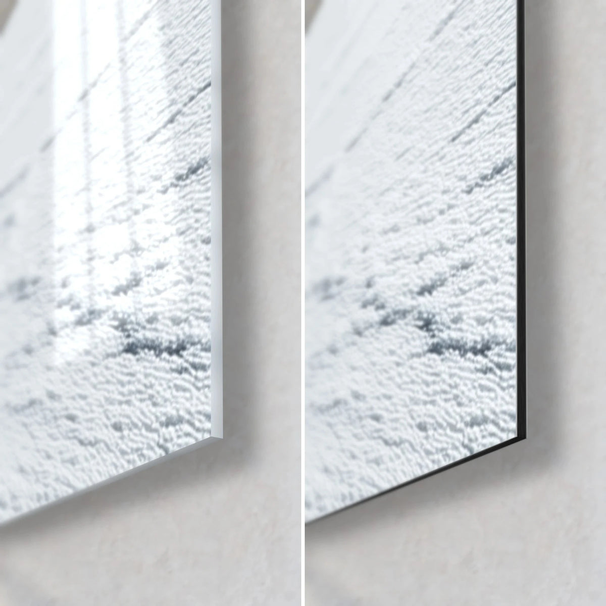 Tableau croûte de sel blanc et ciel azur, coin bas droit : verre acrylique brillant à gauche, Dibond mat à droite, tranche 3 mm