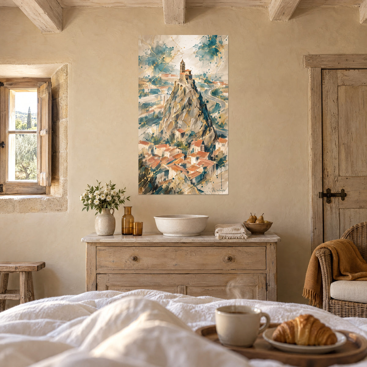 Quadro santuario medievale arroccato su un picco basaltico, tegole color ruggine e schizzi blu verde, sopra un letto in una camera luminosa
