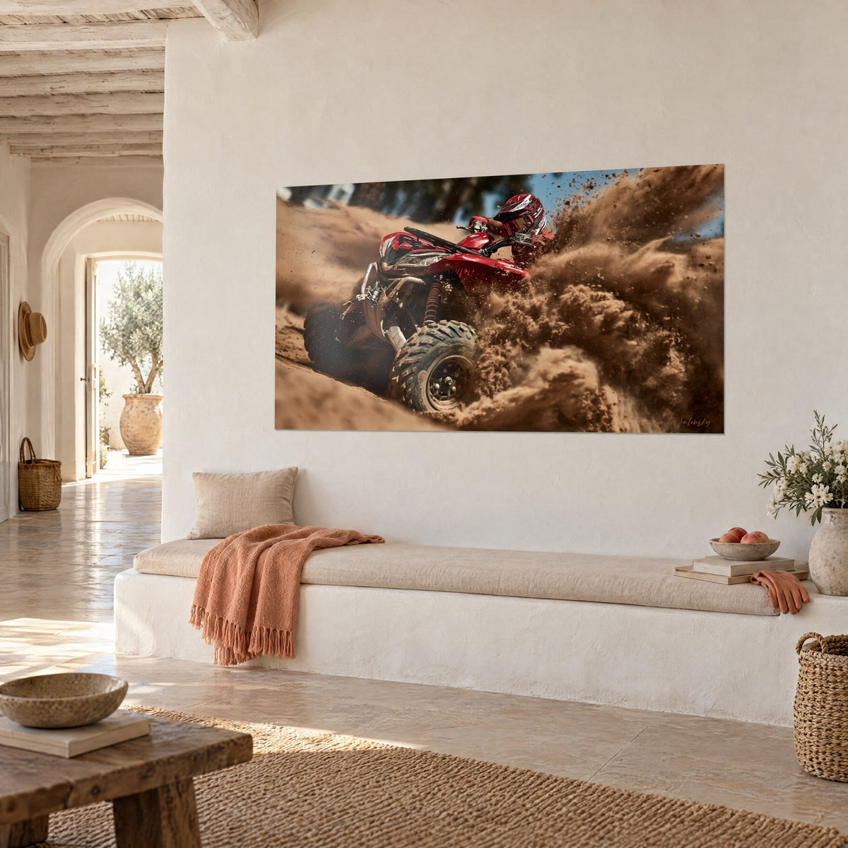 Gemälde karminroter Geländewagen, der Garben braunen Erdreichs aufwirbelt, blauer Himmel in der Ferne, weiße Wand eines mediterranen Hauses