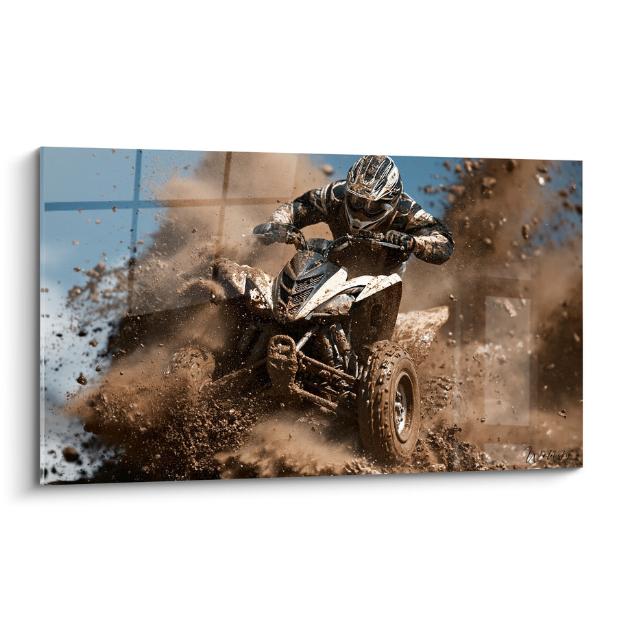 Tableau Quad blanc et noir jaillissant de mottes de terre - Casque camouflage militaire - Edition Quad