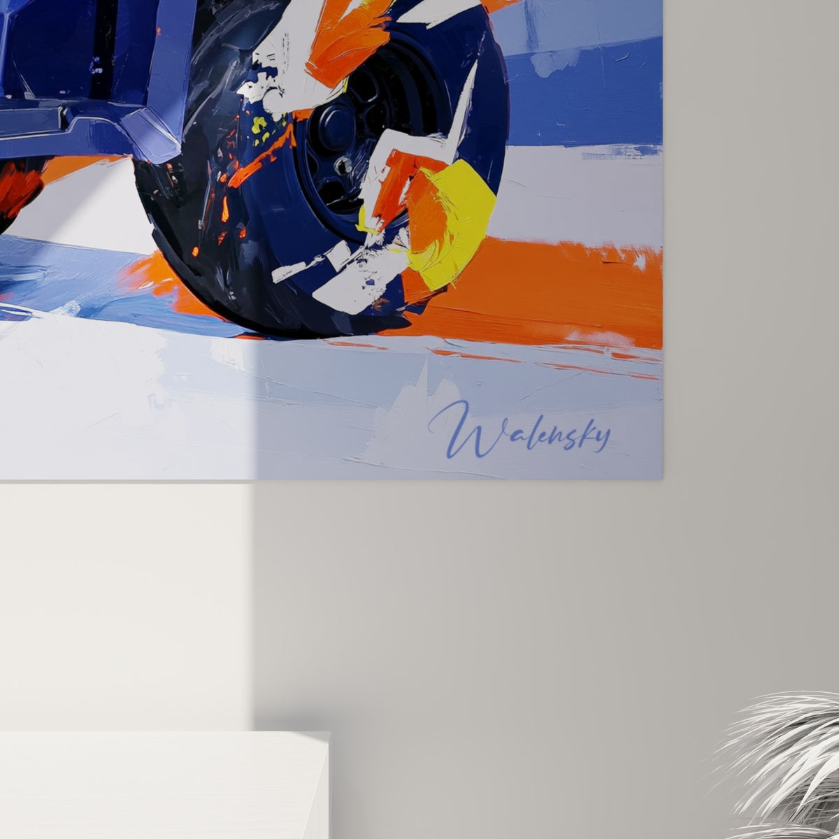 Empâtements orange et blanc sur la carrosserie bleu marine du quad, matière picturale dense et texturée