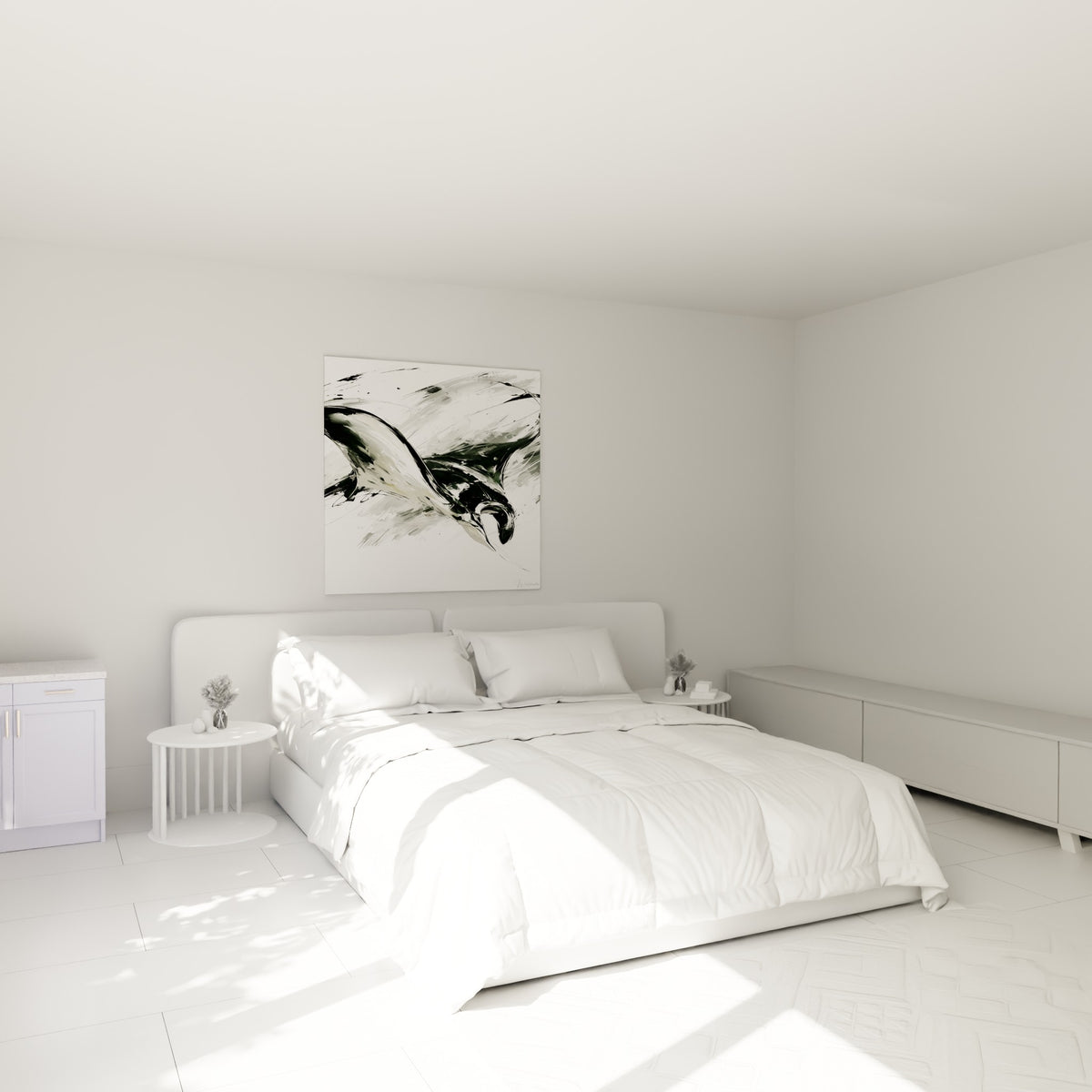 Silhouette de raie manta anthracite aux ailes déployées, accrochée au-dessus d'un lit dans une chambre claire