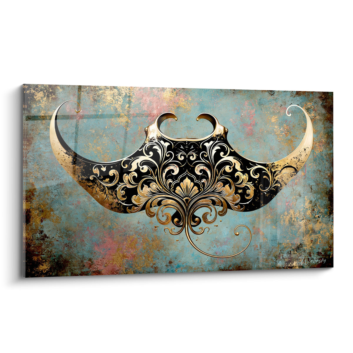 Raie manta noire aux motifs dorés baroques sur fond bleu pastel et terracotta patiné