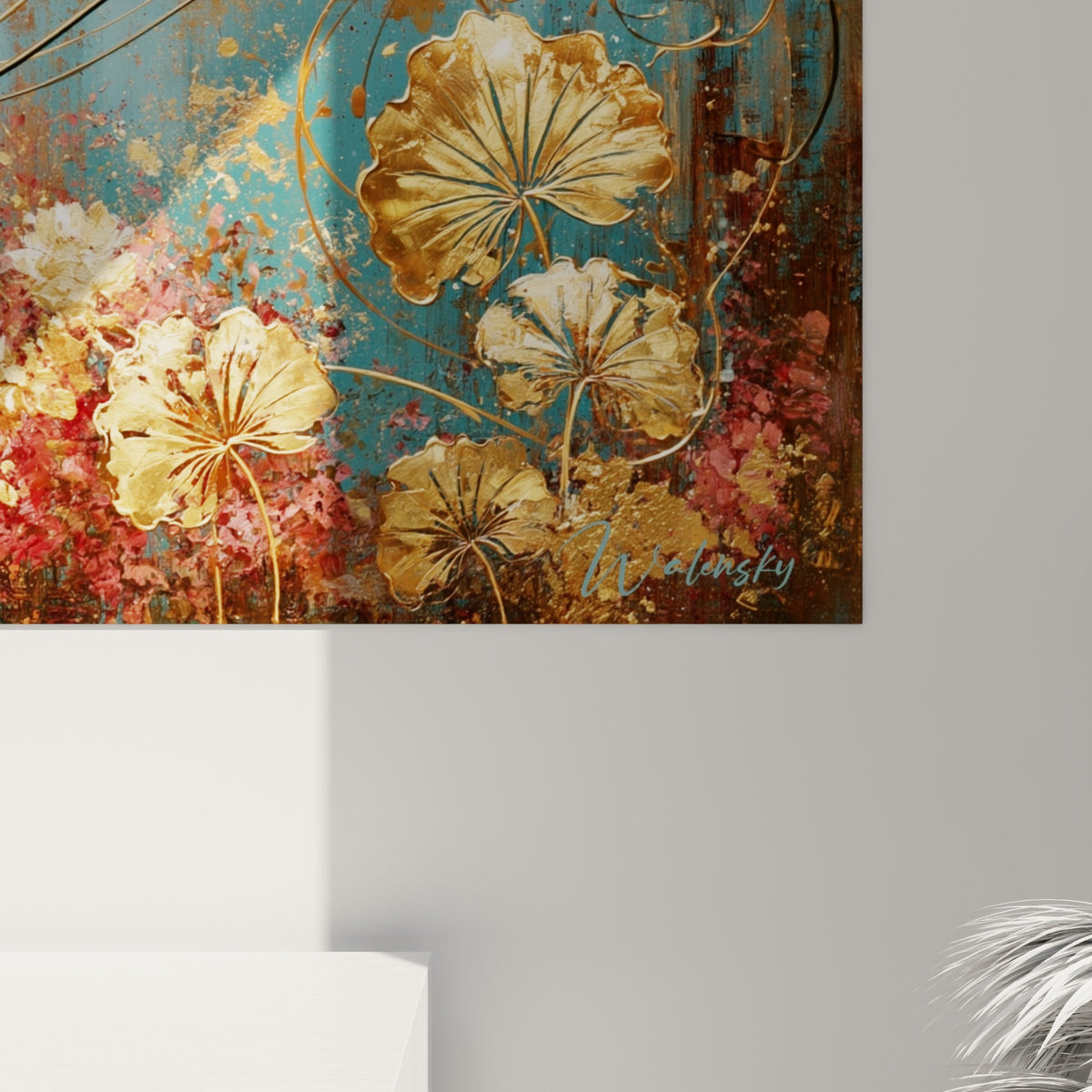 Empâtements dorés et coulures rosées visibles sur la peau texturée de la raie manta turquoise