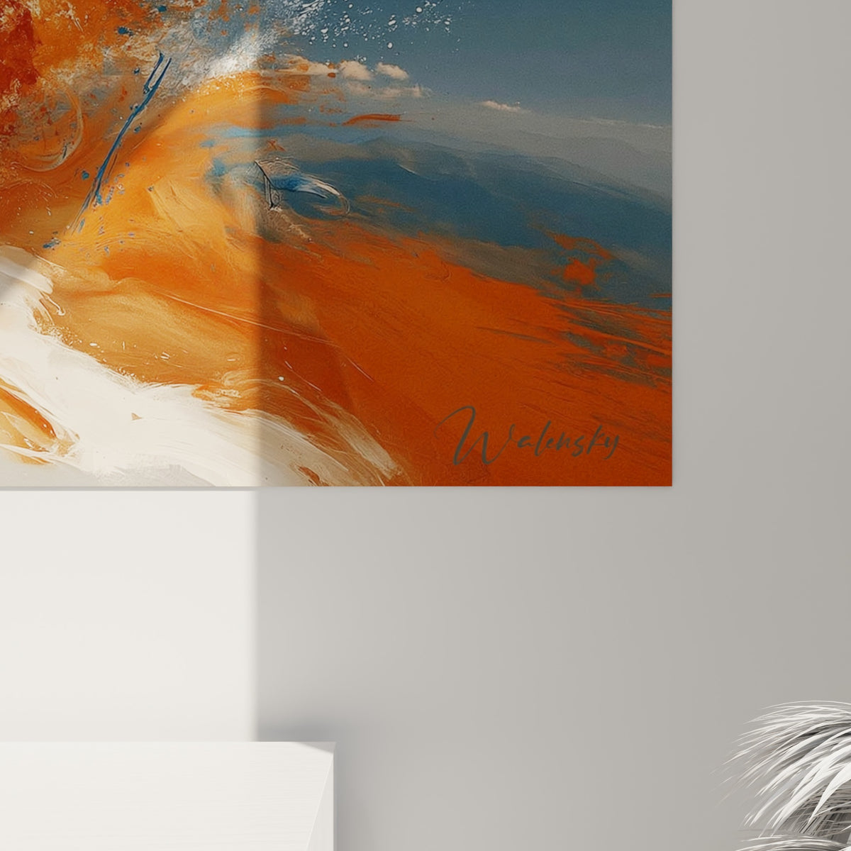 Détail des éclaboussures orangées et bleu marine, matière picturale texturée et coulures visibles