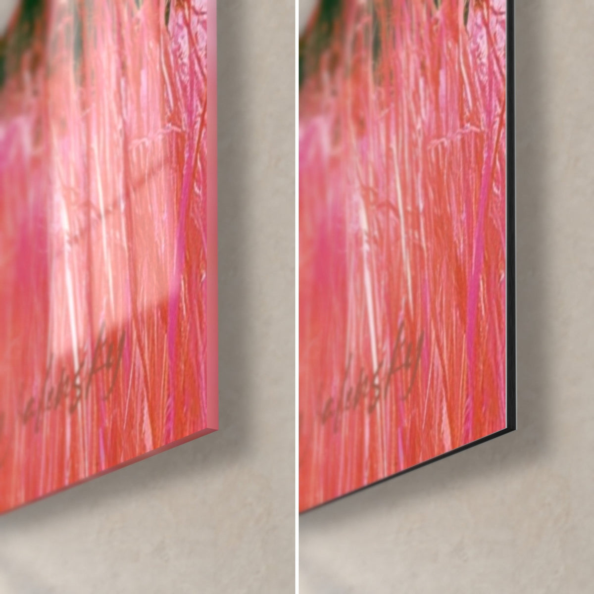 Gemälde Wanderer in rosafarbenen Bergen, untere rechte Ecke: glänzendes Acrylglas mit Reflexionen und mattschwarzes Dibond, 3 mm Kante
