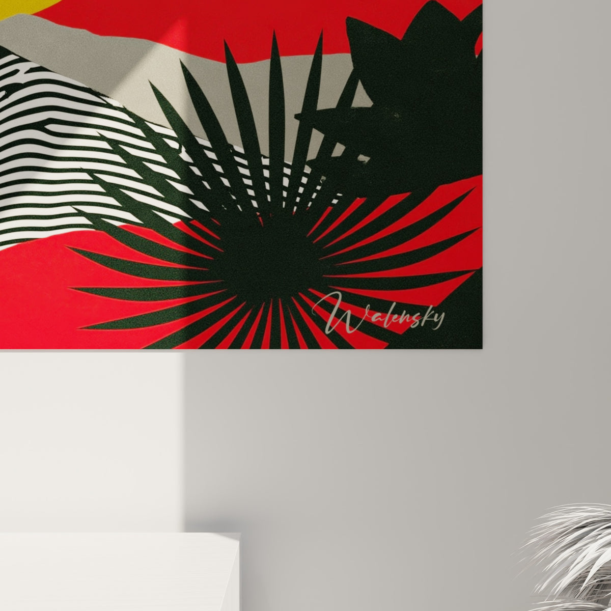 Motif ondulé noir et blanc du premier plan révélant le grain d'impression sous le rouge du soleil