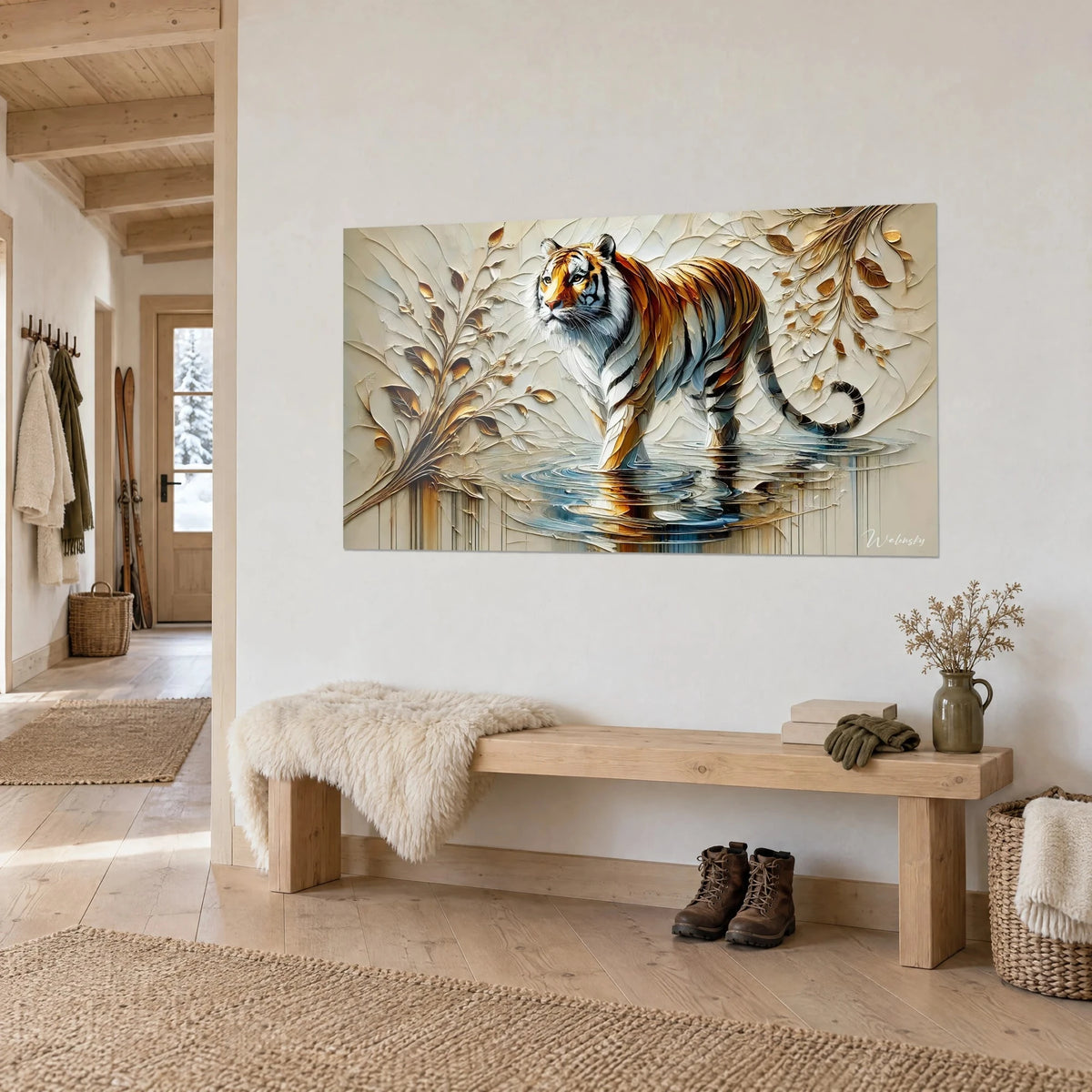Quadro Felino a strisce arancioni e bianche che cammina nell'acqua, pennellate cremose e foglia d'oro, su una parete di chalet accanto a una panca