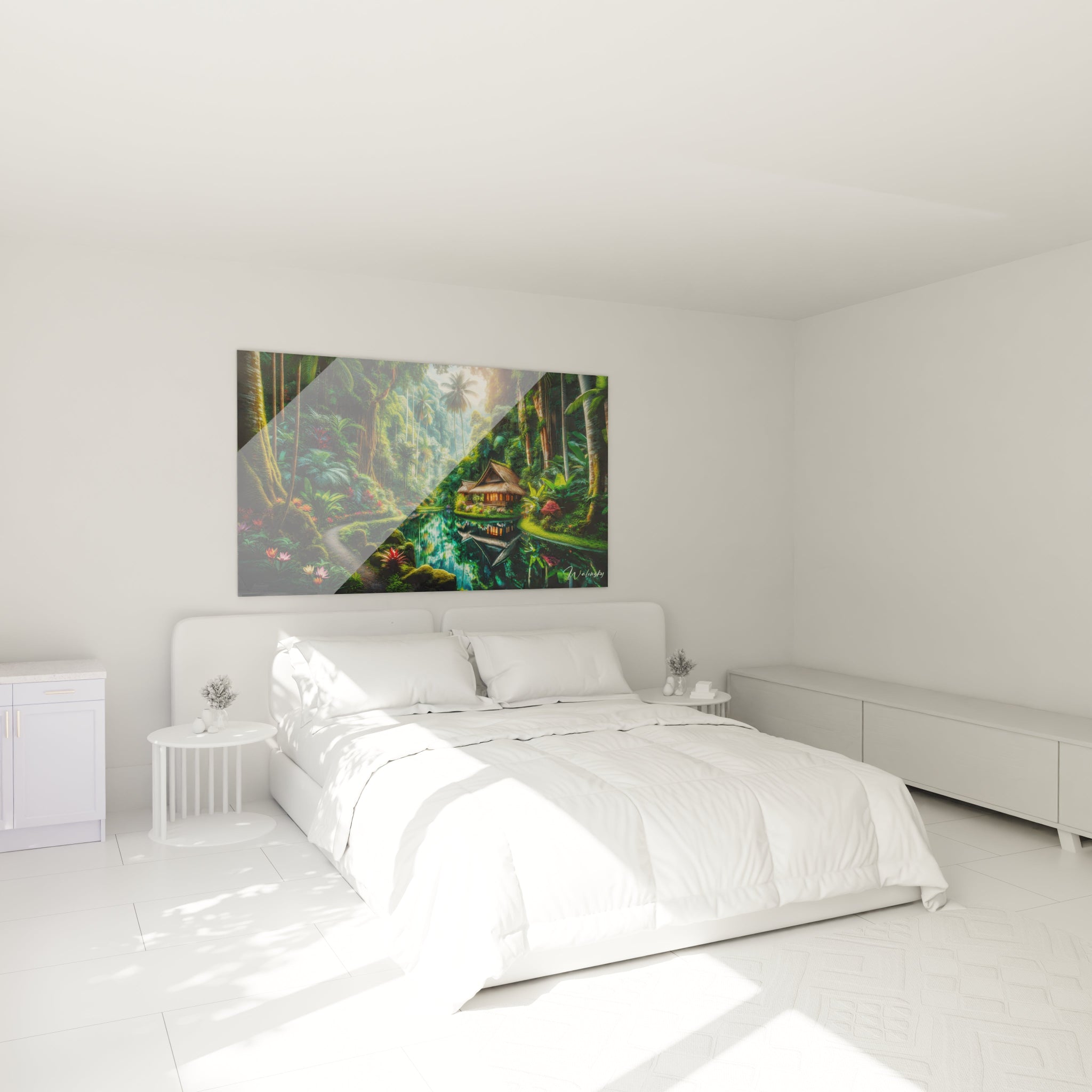 Un tableau paysage figurant une demeure traditionnelle en bois avec toiture en paille au cœur d'une jungle. Des tonalités vertes dominent la composition, ponctuées de touches florales rouges et roses. Un plan d'eau miroitant occupe le centre, reflétant la cabane illuminée. Des troncs élancés de palmiers encadrent la scène.

