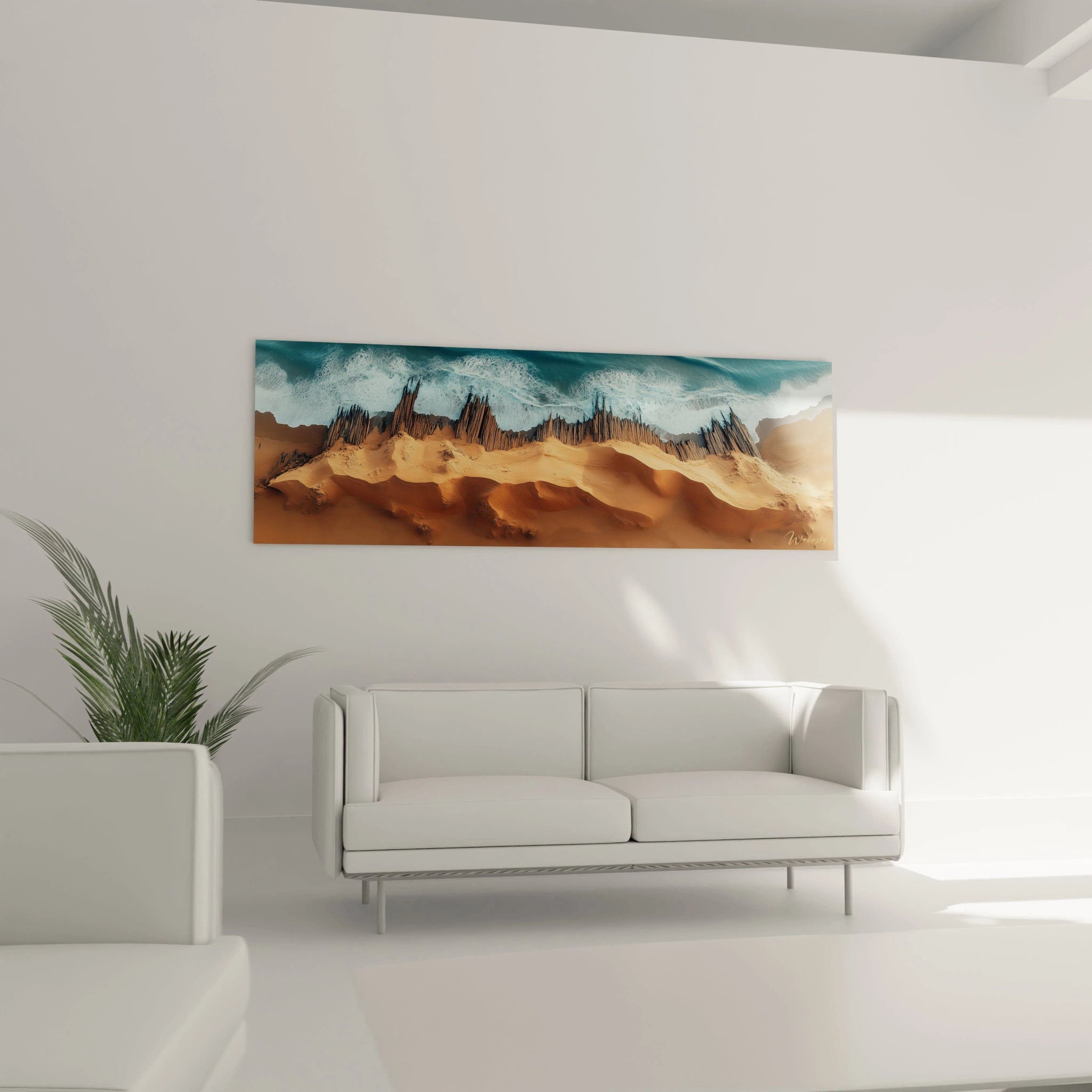 Un tableau plage vue du ciel représentant l'interface dynamique entre eaux turquoise et dunes de sable orange. La barrière de bois sombre crée un rythme visuel tandis que l'écume blanche dessine des motifs délicats sur le rivage aux textures granuleuses.
