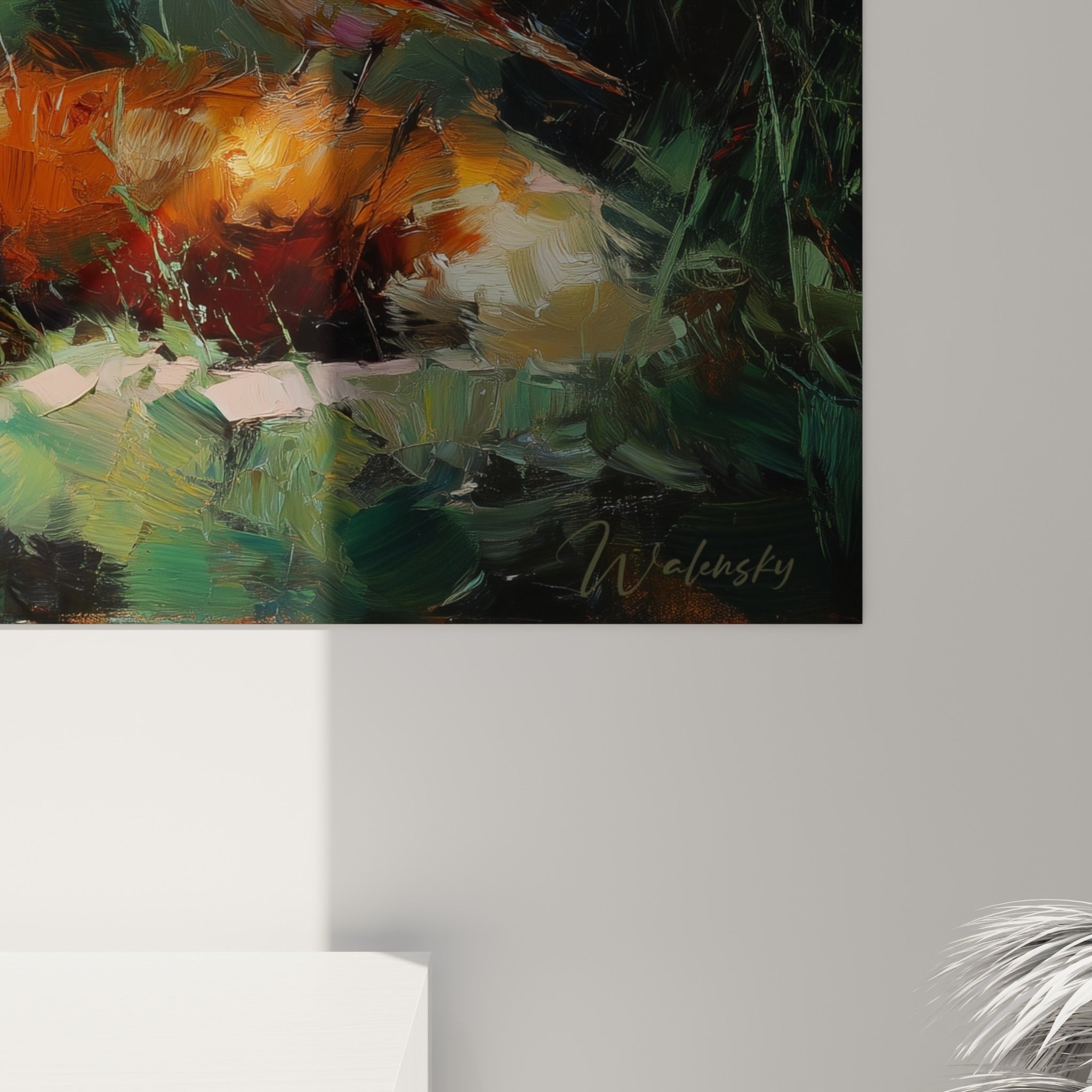Détail du pelage du renard, coulures orange et blanches, grain épais de la peinture contre le vert profond du décor