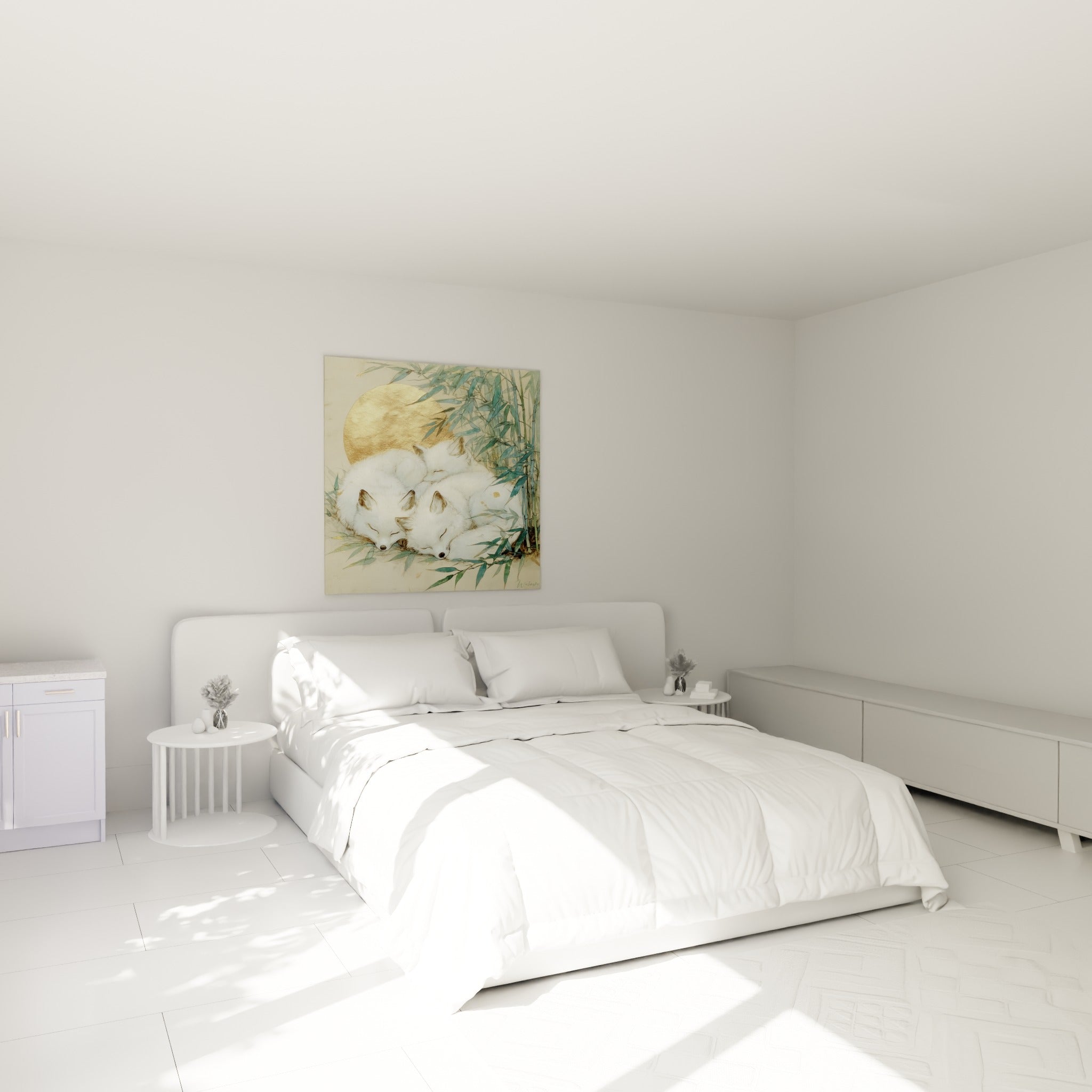 Famille de renards blancs blottis sous un disque doré, au-dessus d'un lit dans une chambre claire