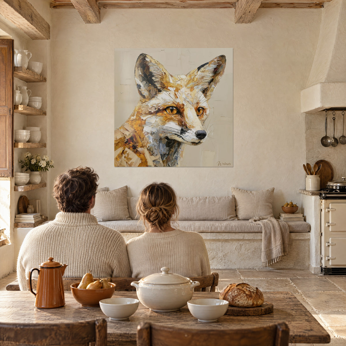 Schilderij portret van een vos geschilderd met het paletmes, goud- en zilvergrijze glans, tegenover een houten tafel en een keukenhoek