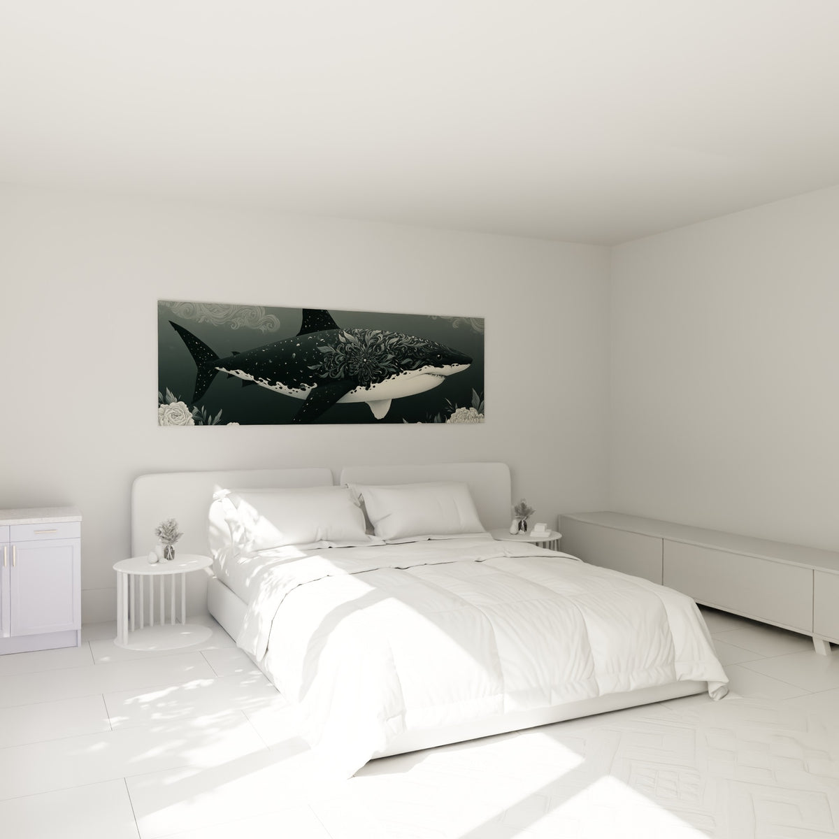 Silhouette de requin anthracite ornée de roses blanches, accrochée au-dessus d'un lit dans une chambre claire