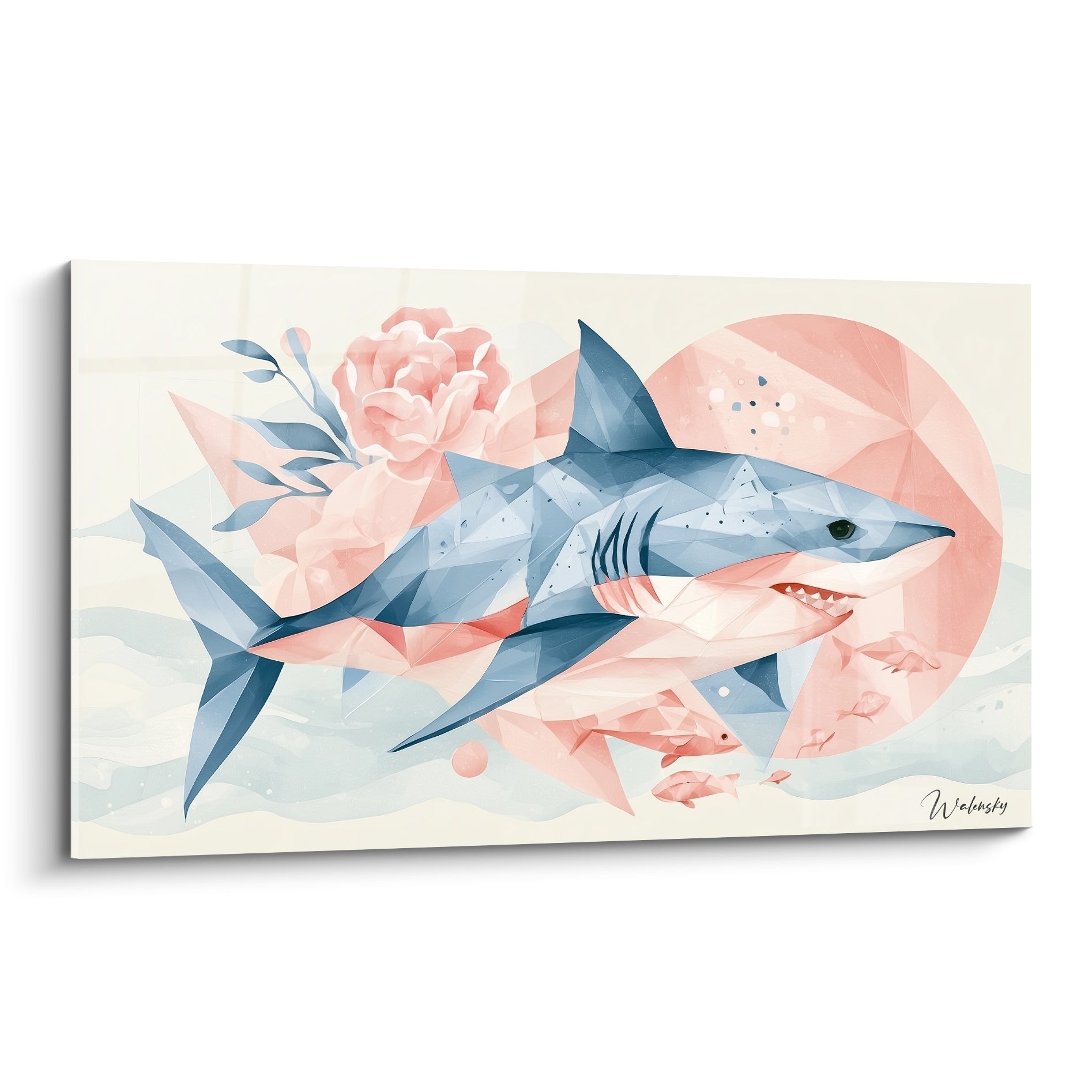 Requin bleu ardoise et rose poudré en facettes géométriques, entouré d'une pivoine délicate.