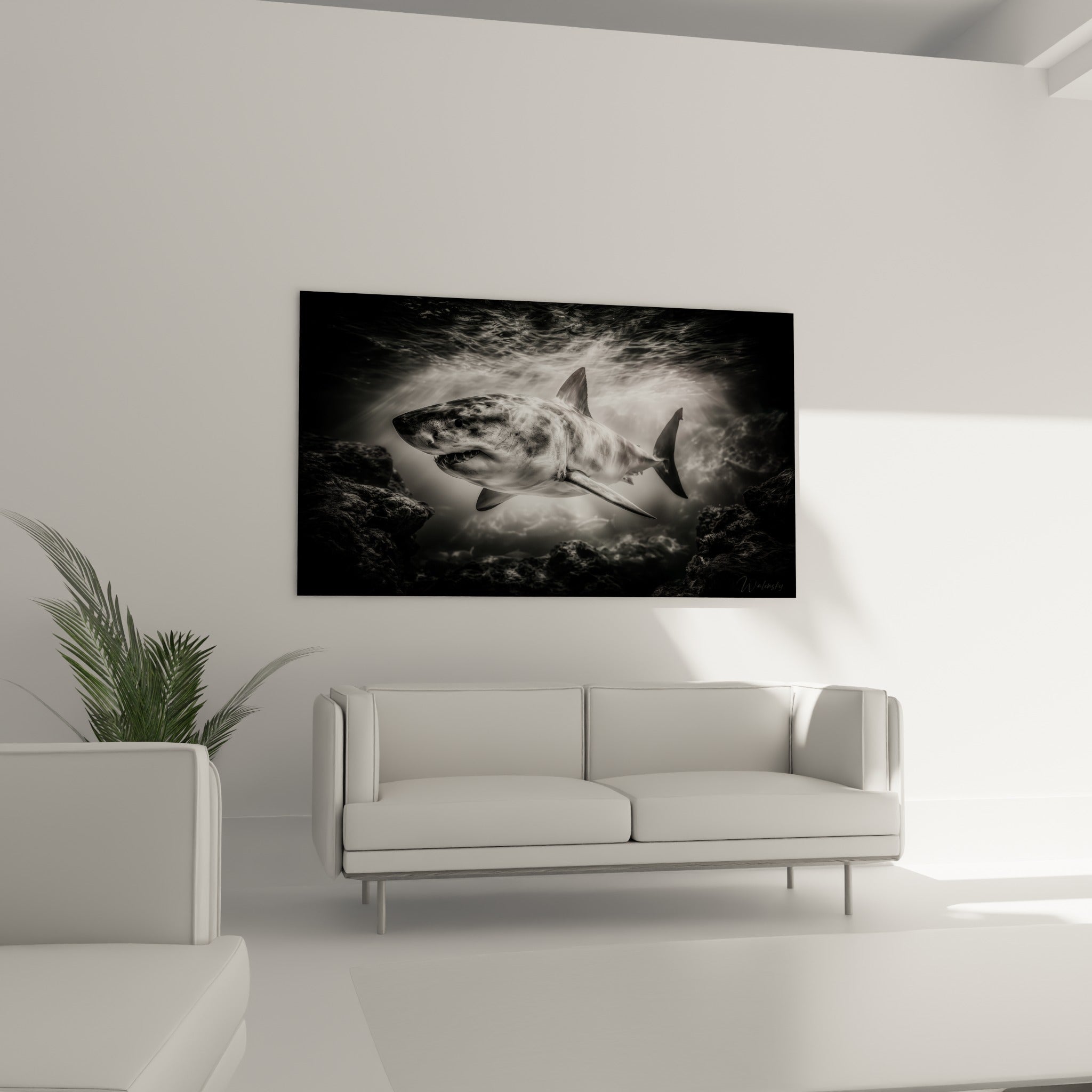 Requin blanc et gris mâchoire entrouverte au-dessus d'un canapé dans un salon lumineux