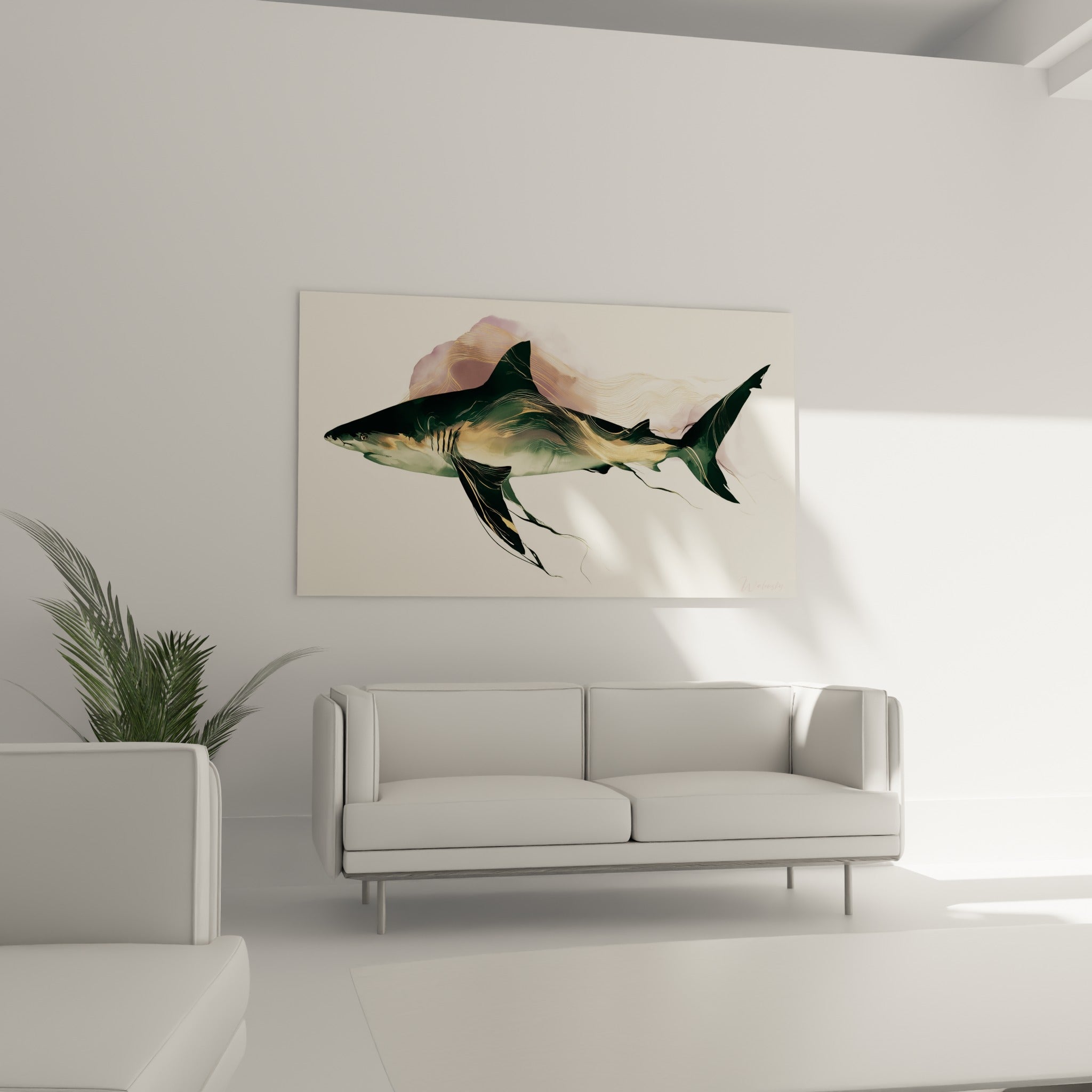 Nageoires du requin vert émeraude soulignées d'or, accrochées au-dessus d'un canapé dans un salon lumineux