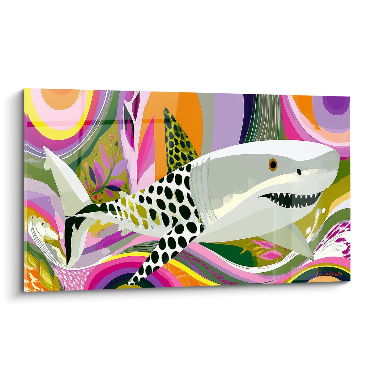 Requin gris à pois noirs nageant devant un décor floral rose, orange et violet éclatant