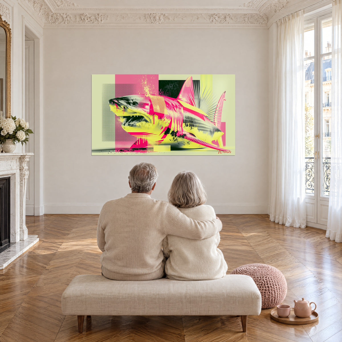 Tableau poisson-bête en sérigraphie néon, rose et jaune vif sur fond pistache, couple de dos sur un banc, salon haussmannien