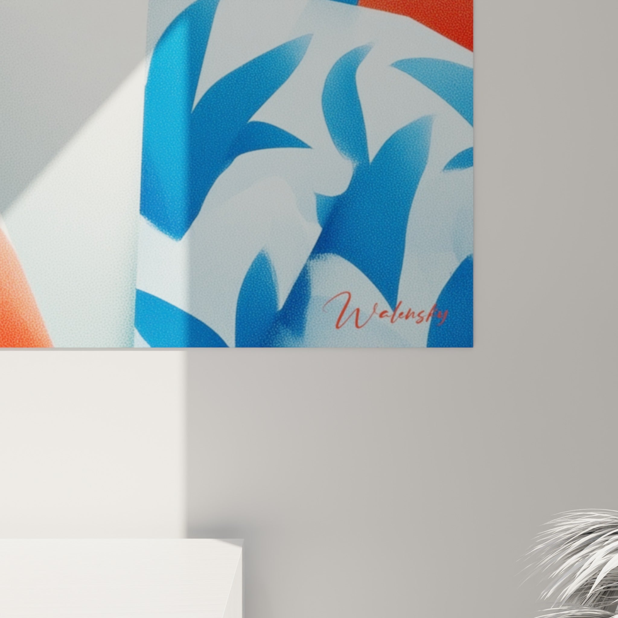 Détail des lunettes bleu marine et du grain corail texturé, révélant les nuances de l'impression