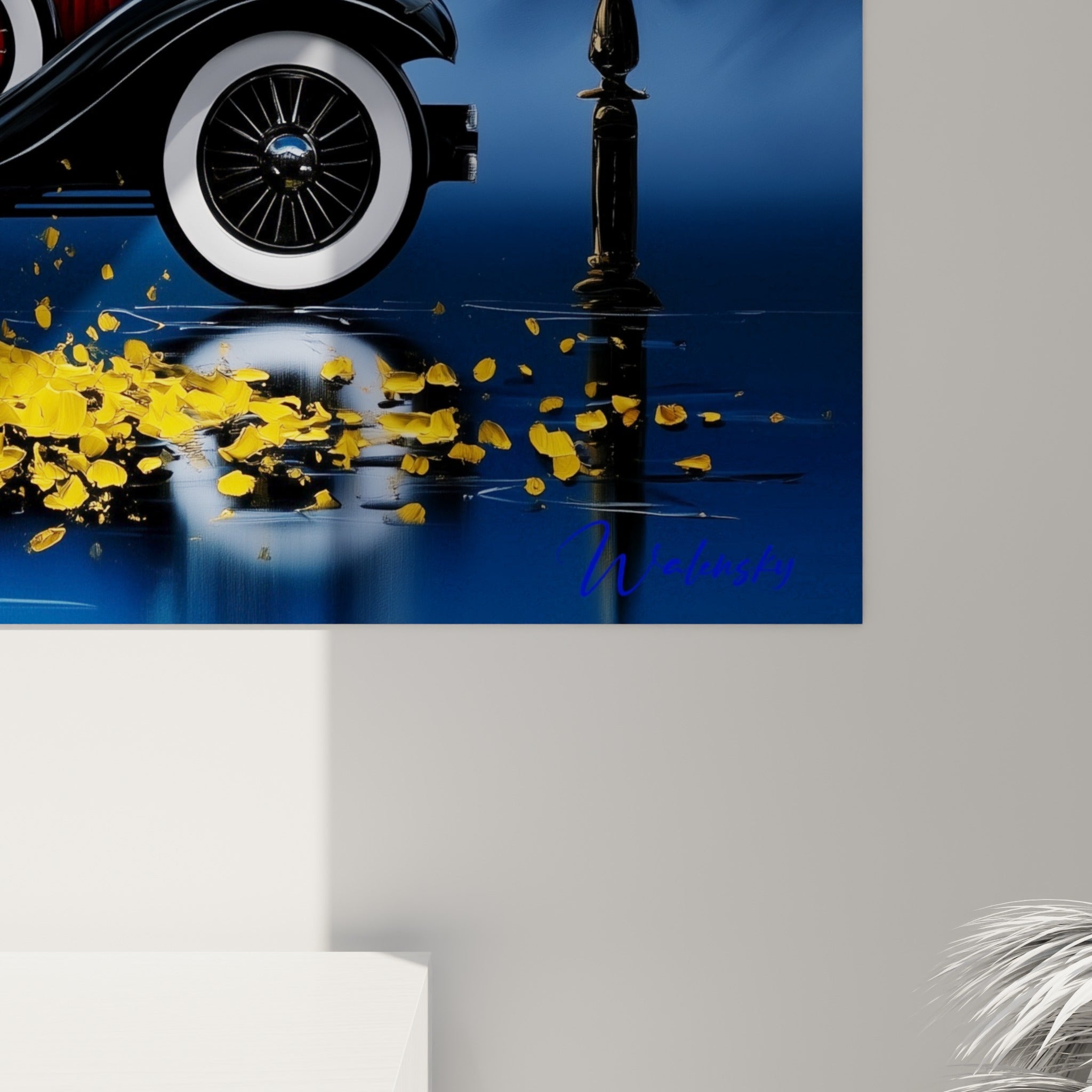 Détail des reflets dorés et du grain de peinture sur la robe et la voiture rouge de ce tableau rétro