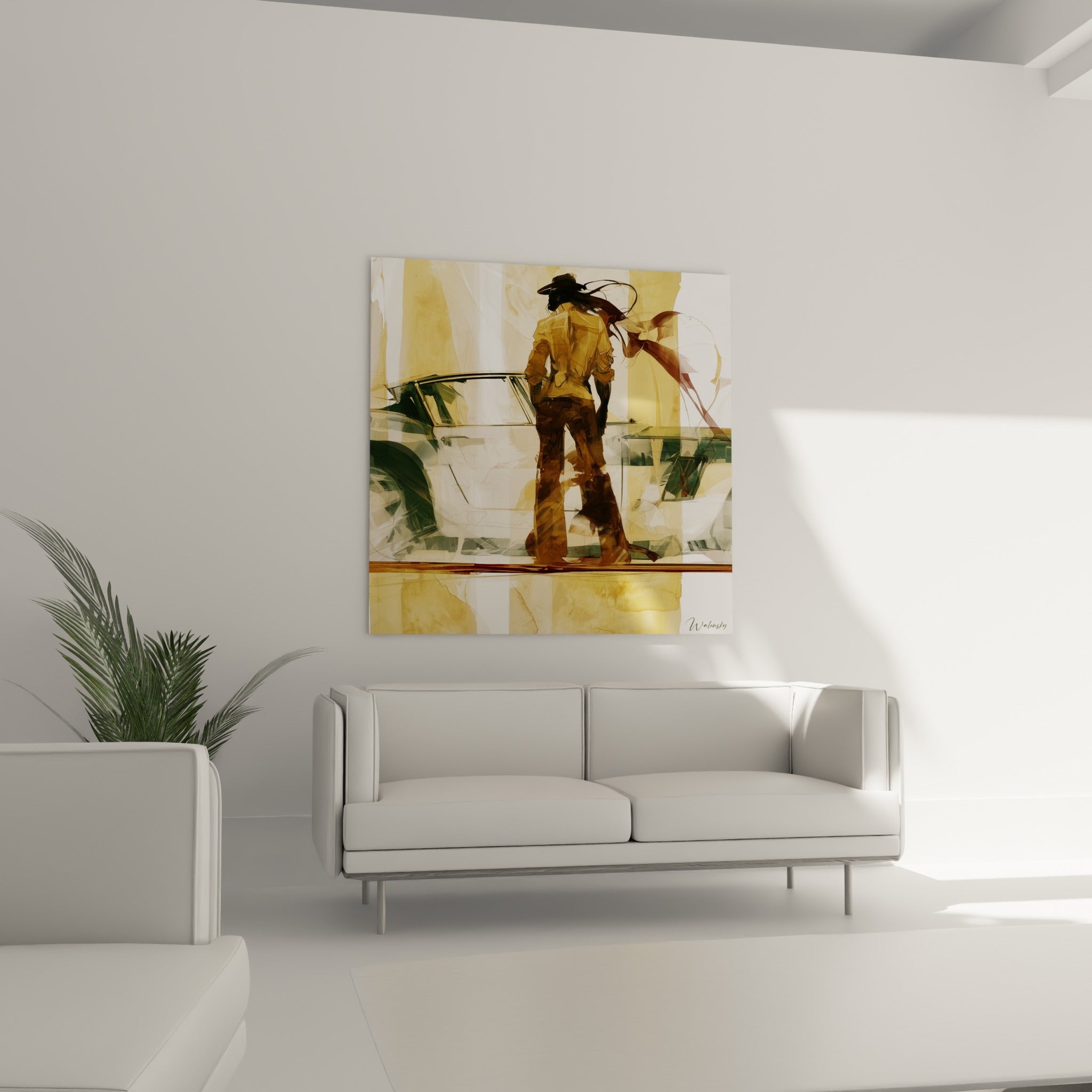 Écharpe brune s'envolant près d'une silhouette dorée, tableau placé au-dessus d'un canapé dans un salon lumineux