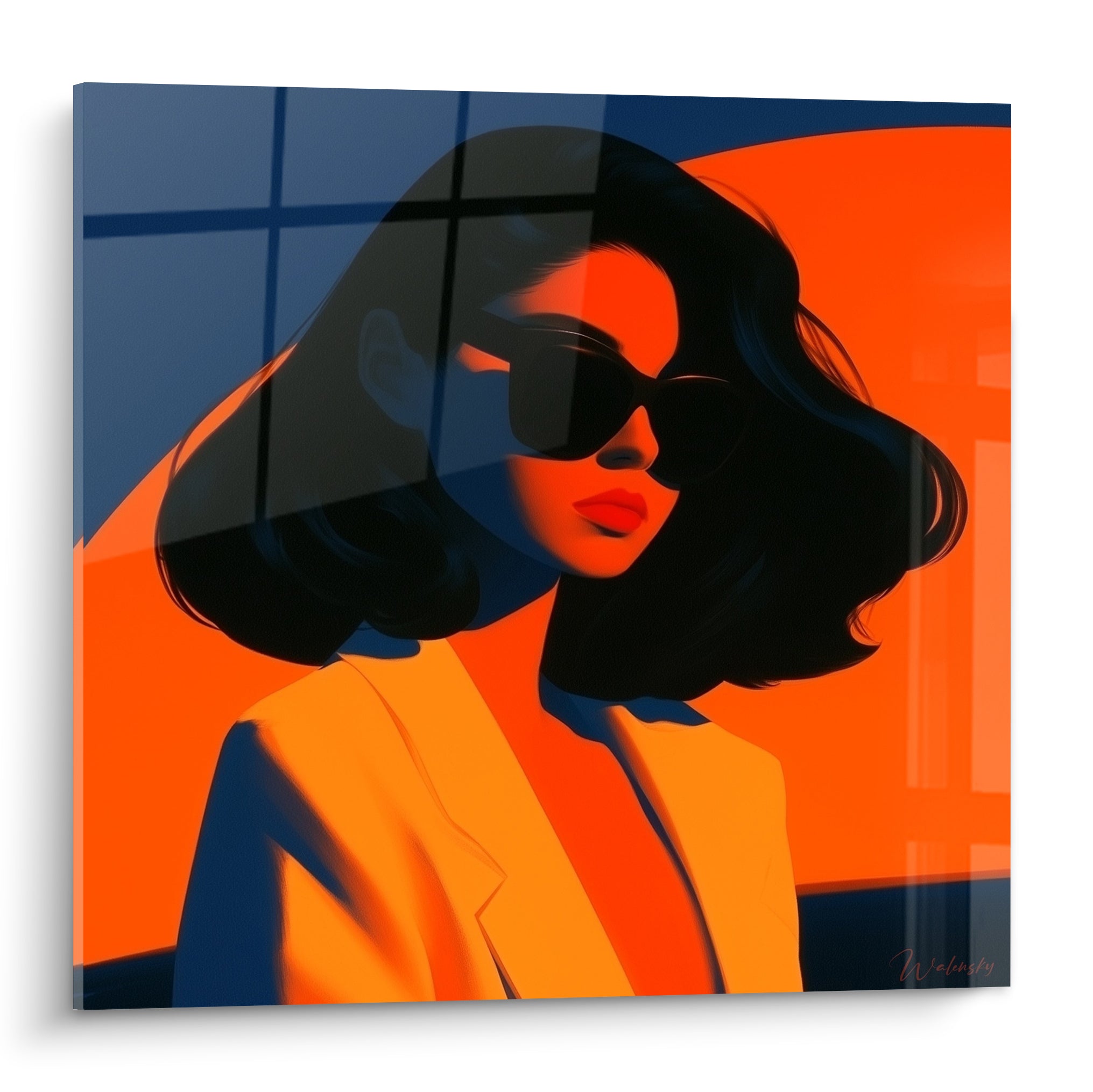 Silhouette féminine aux lunettes noires, veste orange vif sur fond bleu marine et orange rétro
