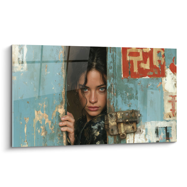 Tableau Femme entrouvrant une porte bleue rouillée - Regard sur le seuil - Edition Rétro