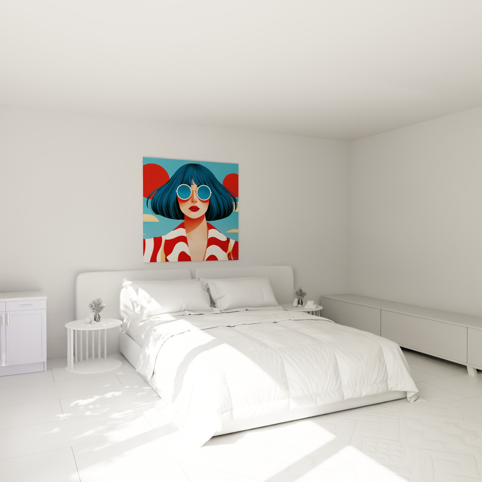 Portrait stylisé bleu marine et rouge d'une femme à lunettes rondes, au-dessus d'un lit dans une chambre claire