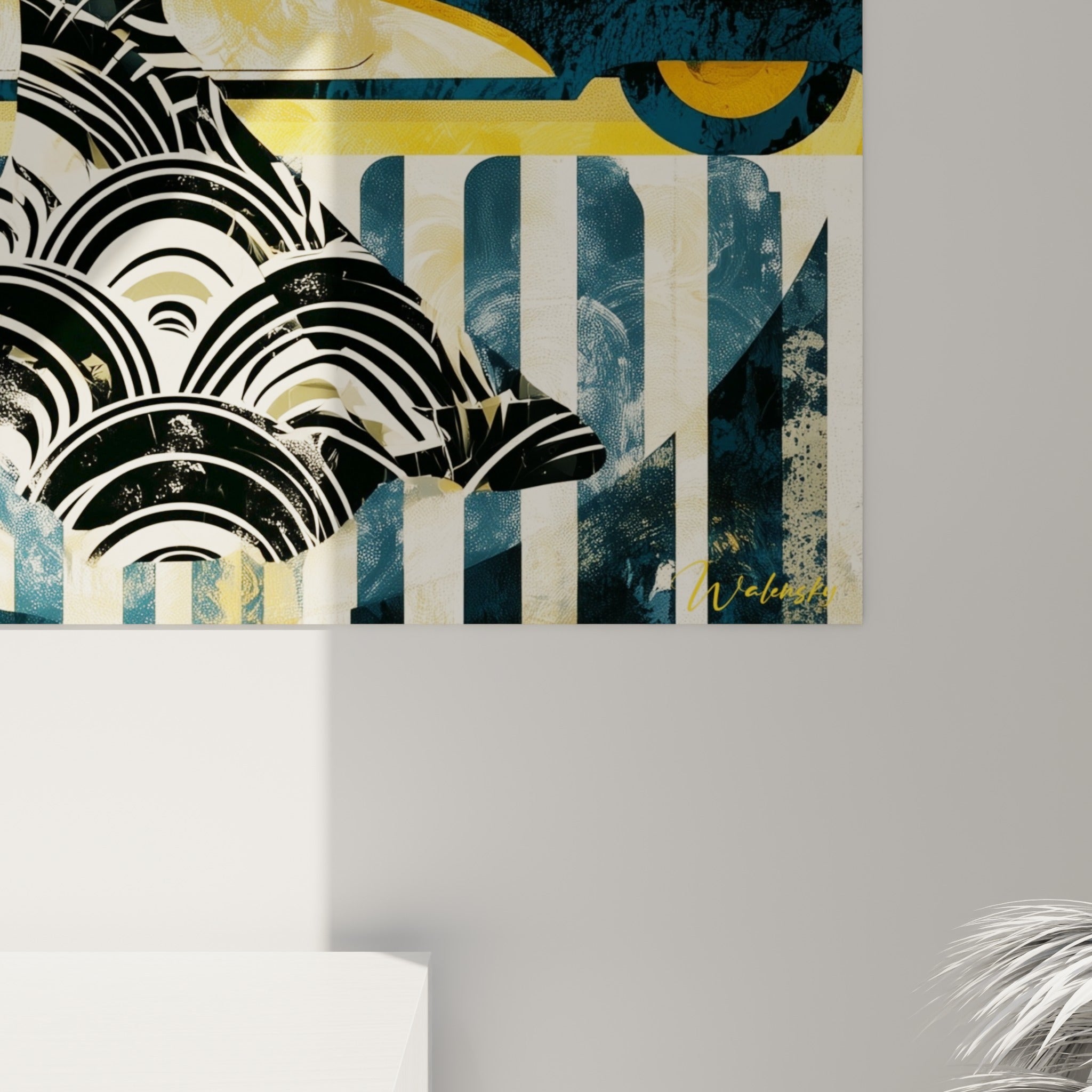 Empâtements noirs et dorés visibles de près, rayures blanc cassé et bleu marine se touchant sur la toile