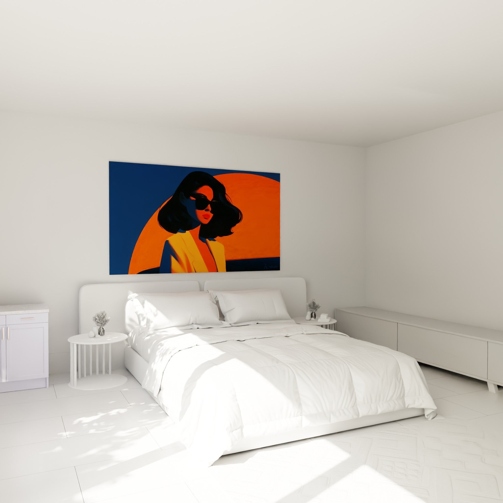 Silhouette féminine en orange et noir accrochée au-dessus d'un lit dans une chambre claire