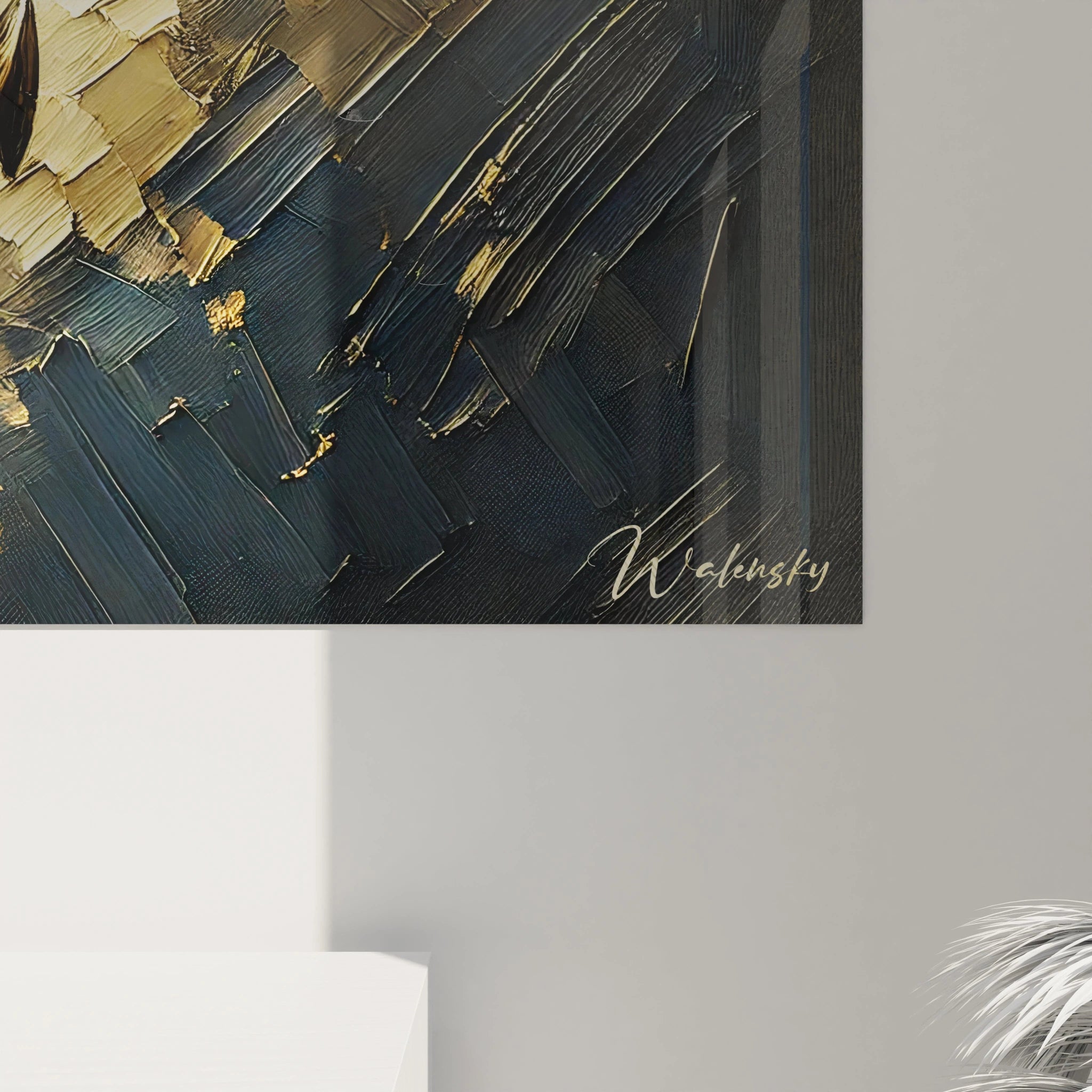Vue rapprochée du Tableau Marin montrant l'ancre detaillee, enveloppée de bronze et de bleu marine. Un hommage à la force et à l equilibre interieur.






