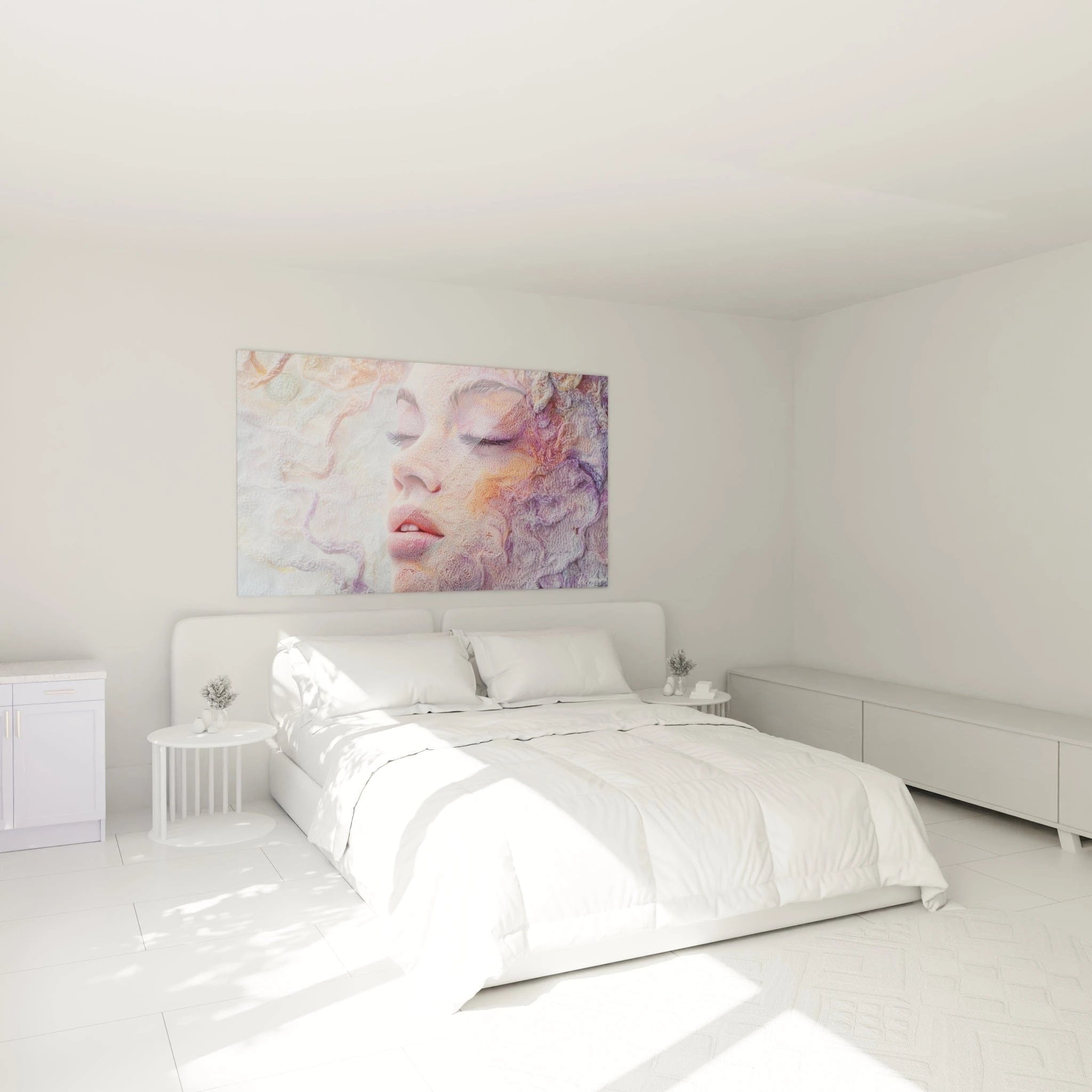 Un tableau visage méditatif créé par un réseau complexe de lignes sinueuses évoquant un tissage délicat. Le profil féminin émerge de textures vaporeuses dans des tons pastel où dominent le violet, le rose et des touches d'orange sur fond blanc nacré, créant une impression de sérénité et de flottement.
